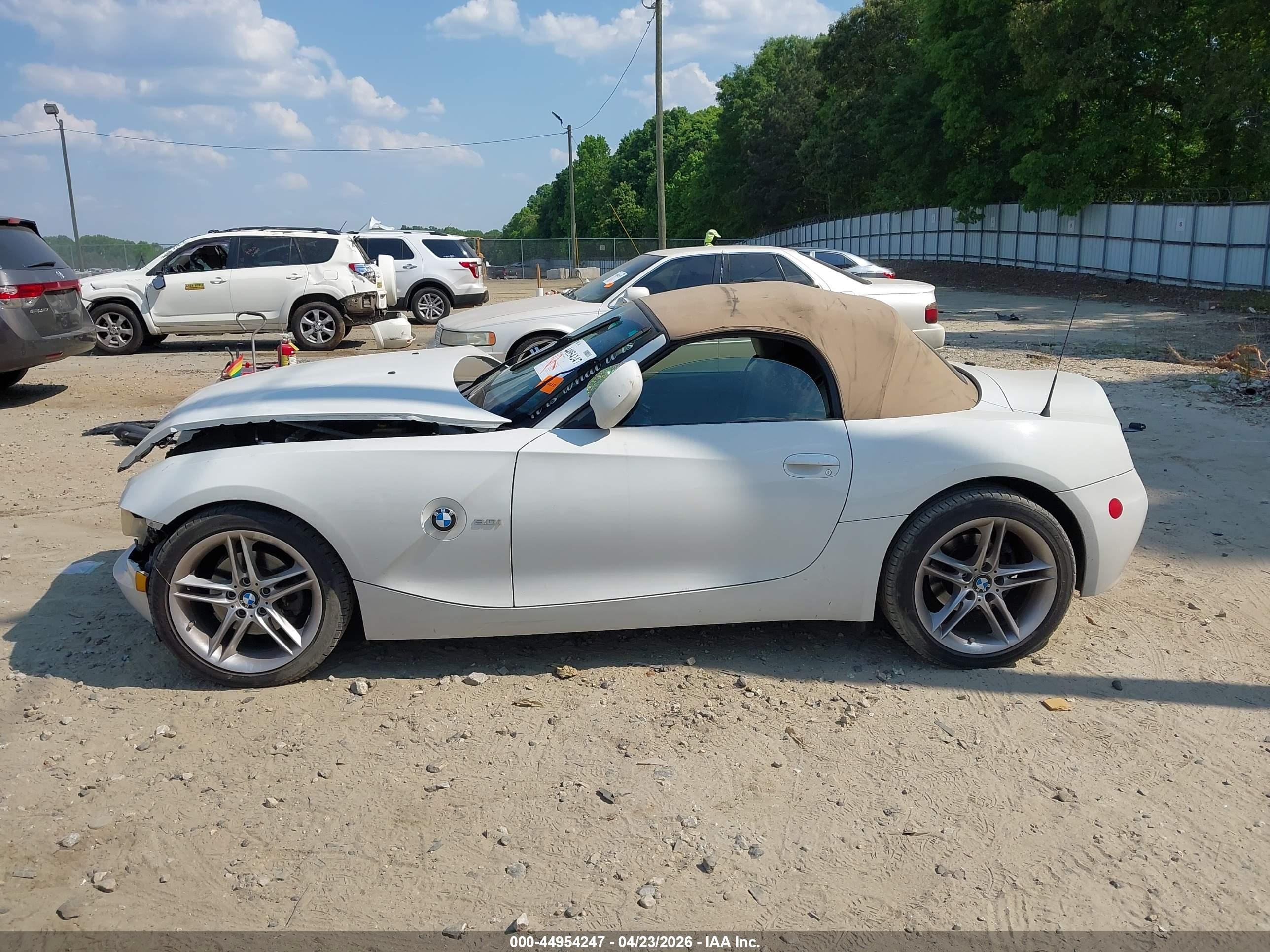 2006 Bmw Z4 3.0i White vin: 4USBU33556LW69047
