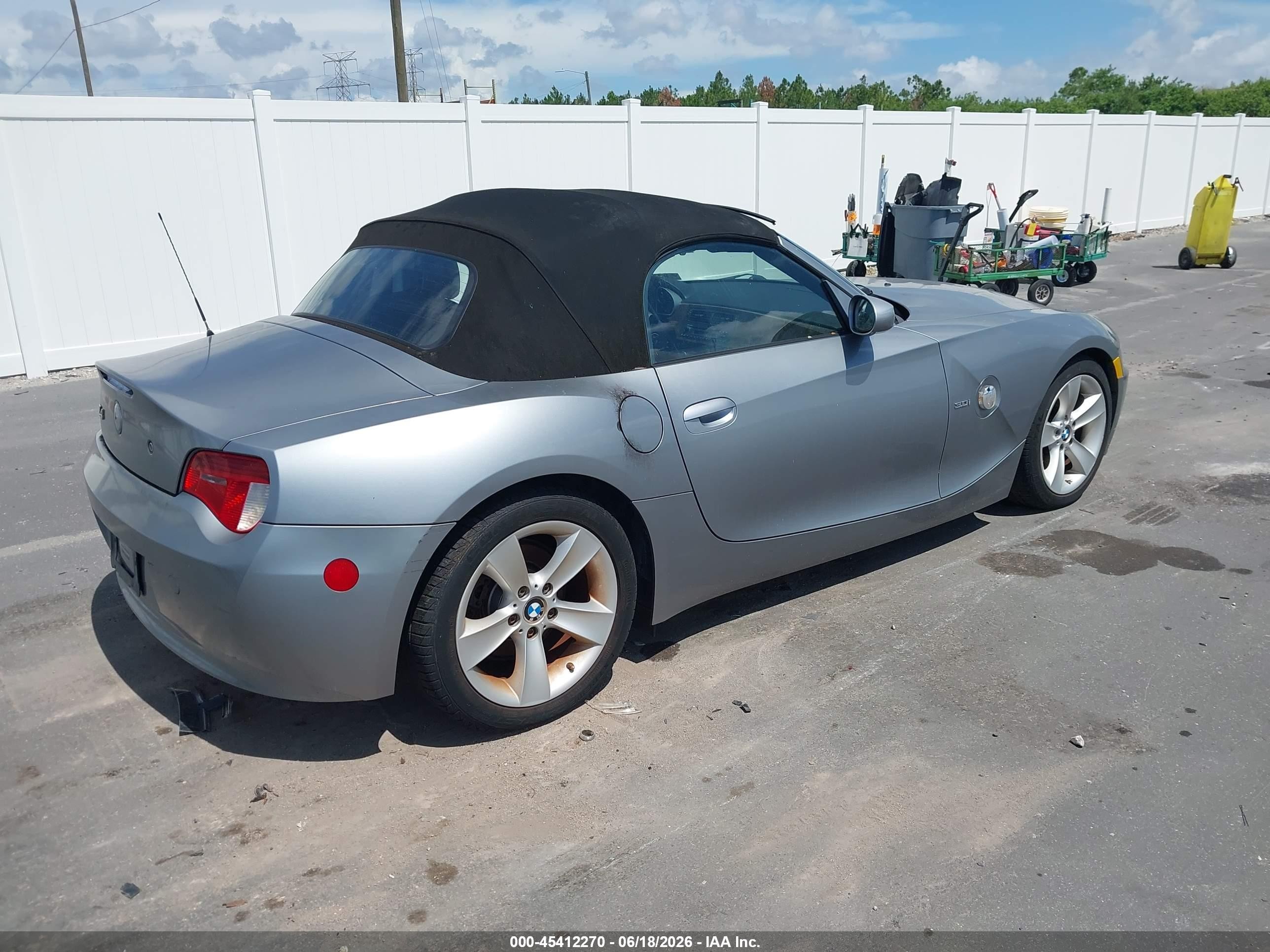 2007 Bmw Z4 3.0i Silver vin: 4USBU33557LW70815