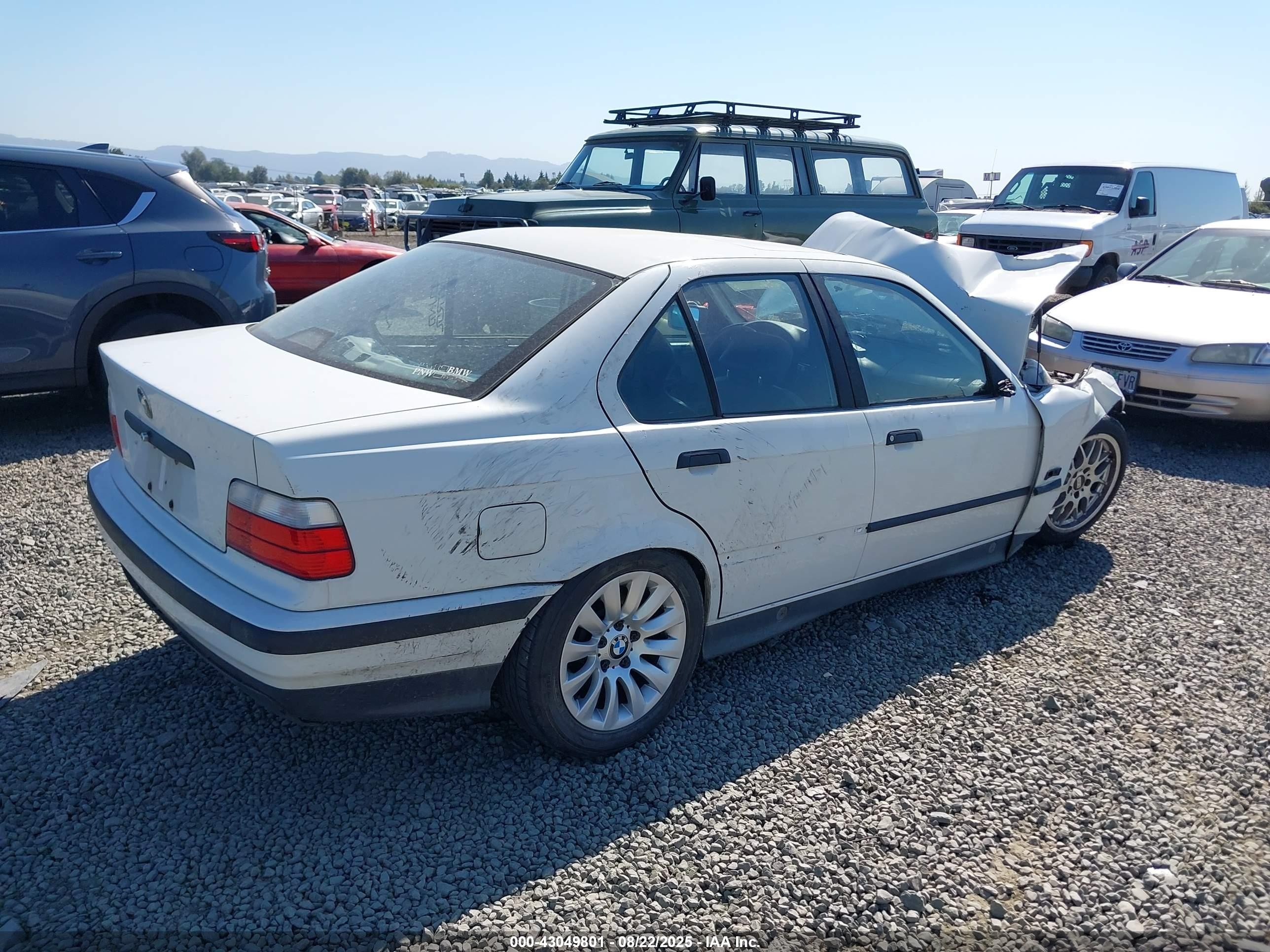1995 Bmw 318 I White vin: 4USCC7322SLA02471