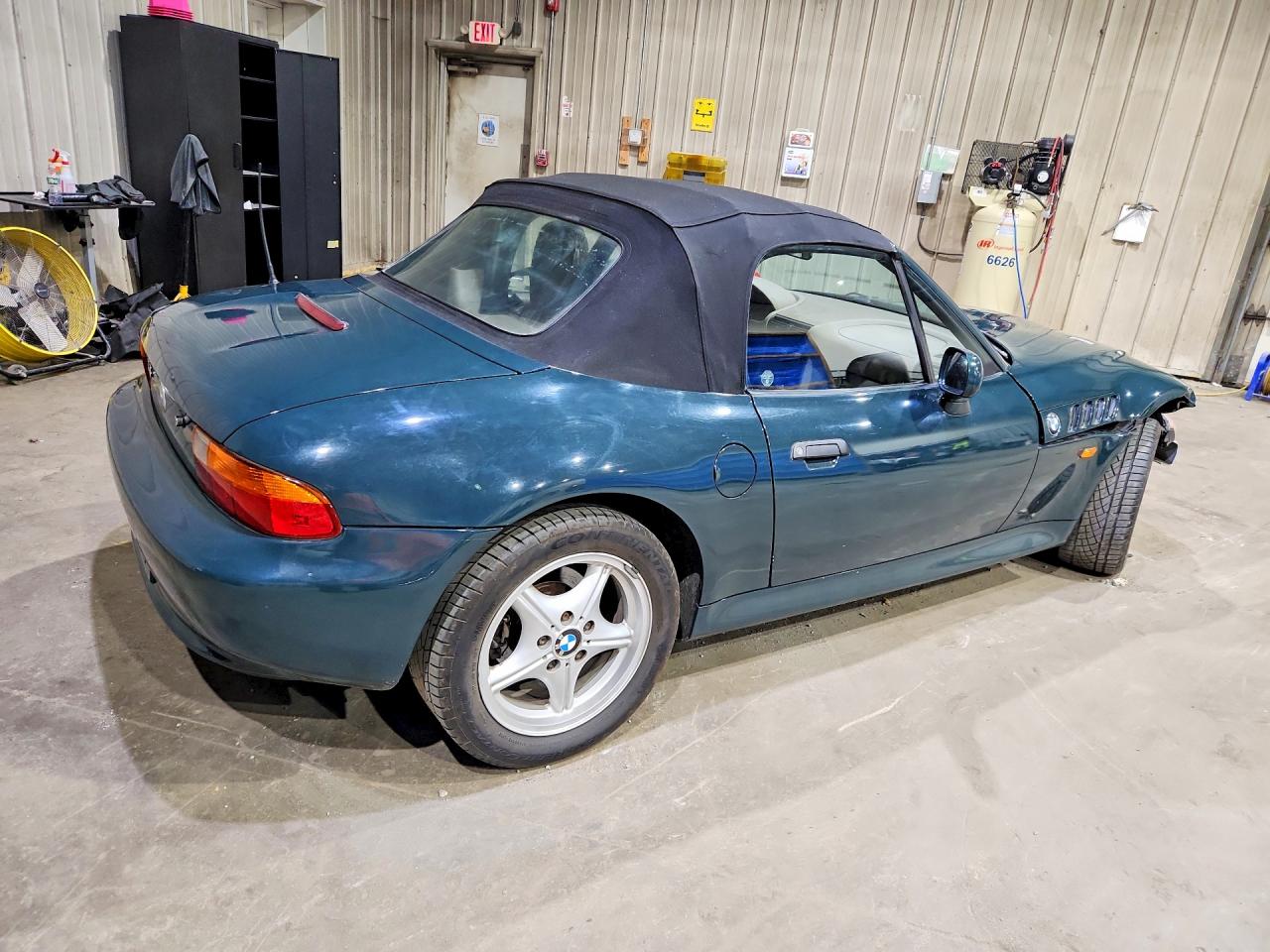 1998 Bmw Z3 1.9 Green vin: 4USCH7321WLD15440