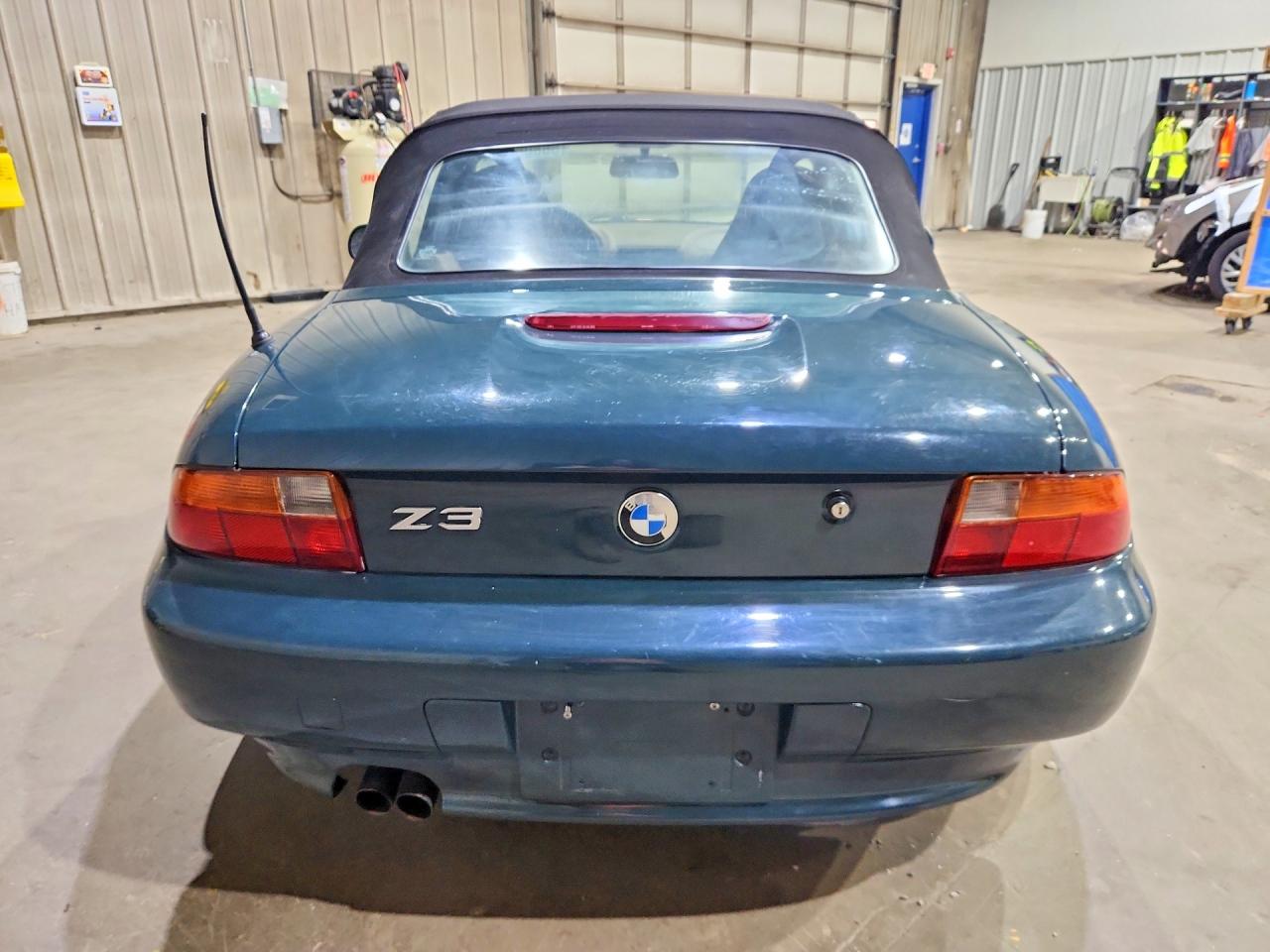 1998 Bmw Z3 1.9 Green vin: 4USCH7321WLD15440