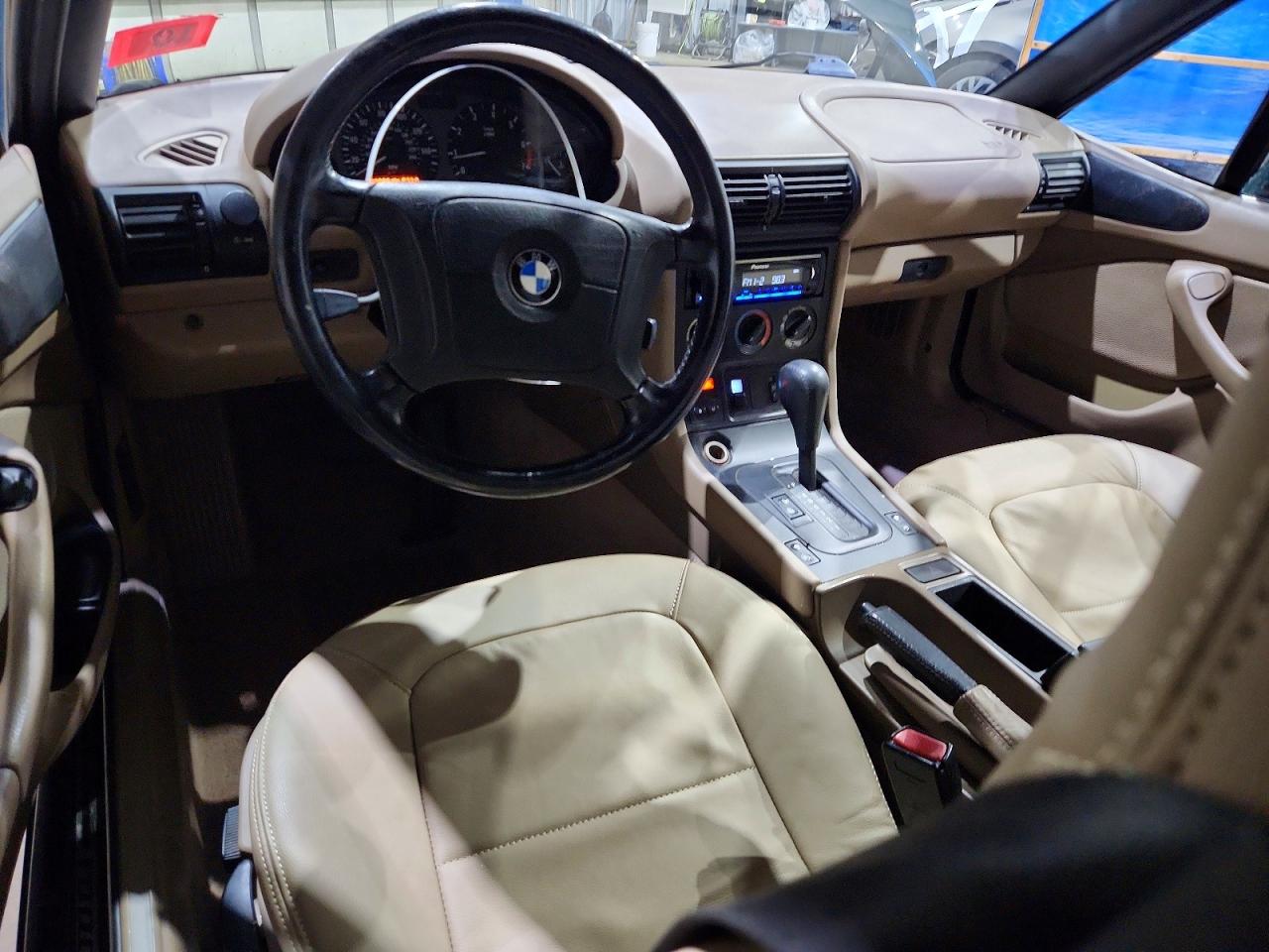 1998 Bmw Z3 1.9 Green vin: 4USCH7321WLD15440