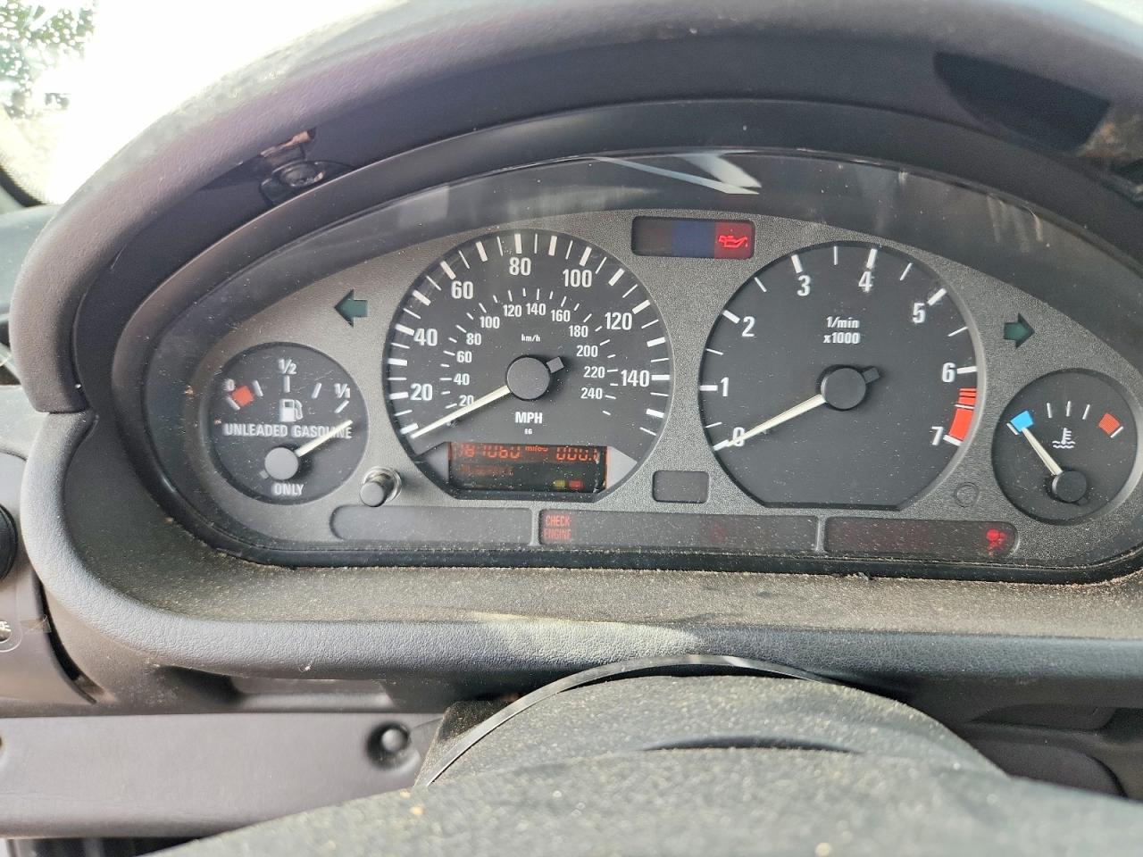 1998 Bmw Z3 1.9 Silver vin: 4USCH7336WLD16916