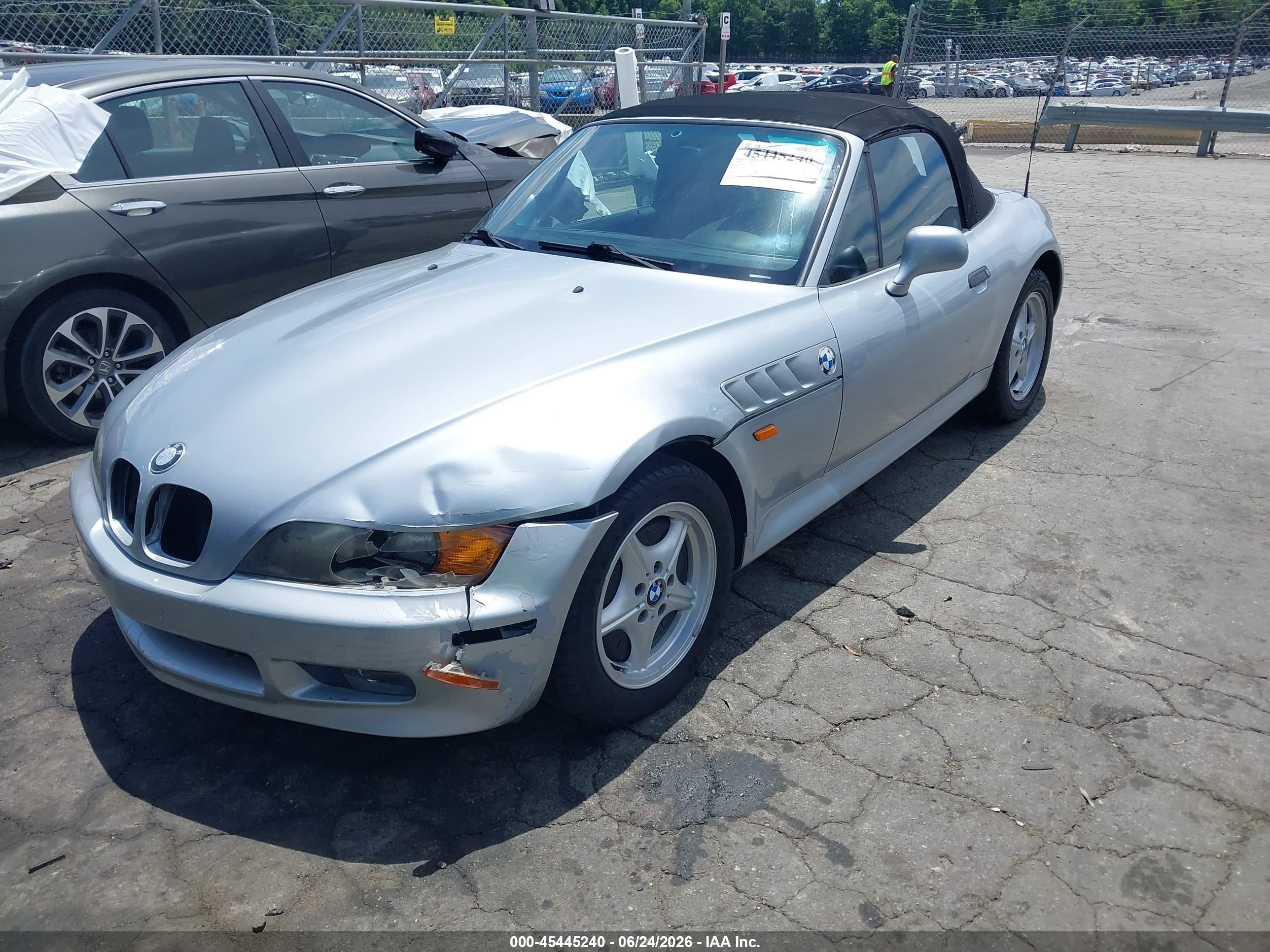 1998 Bmw Z3 1.9 Silver vin: 4USCH7337WLD16715