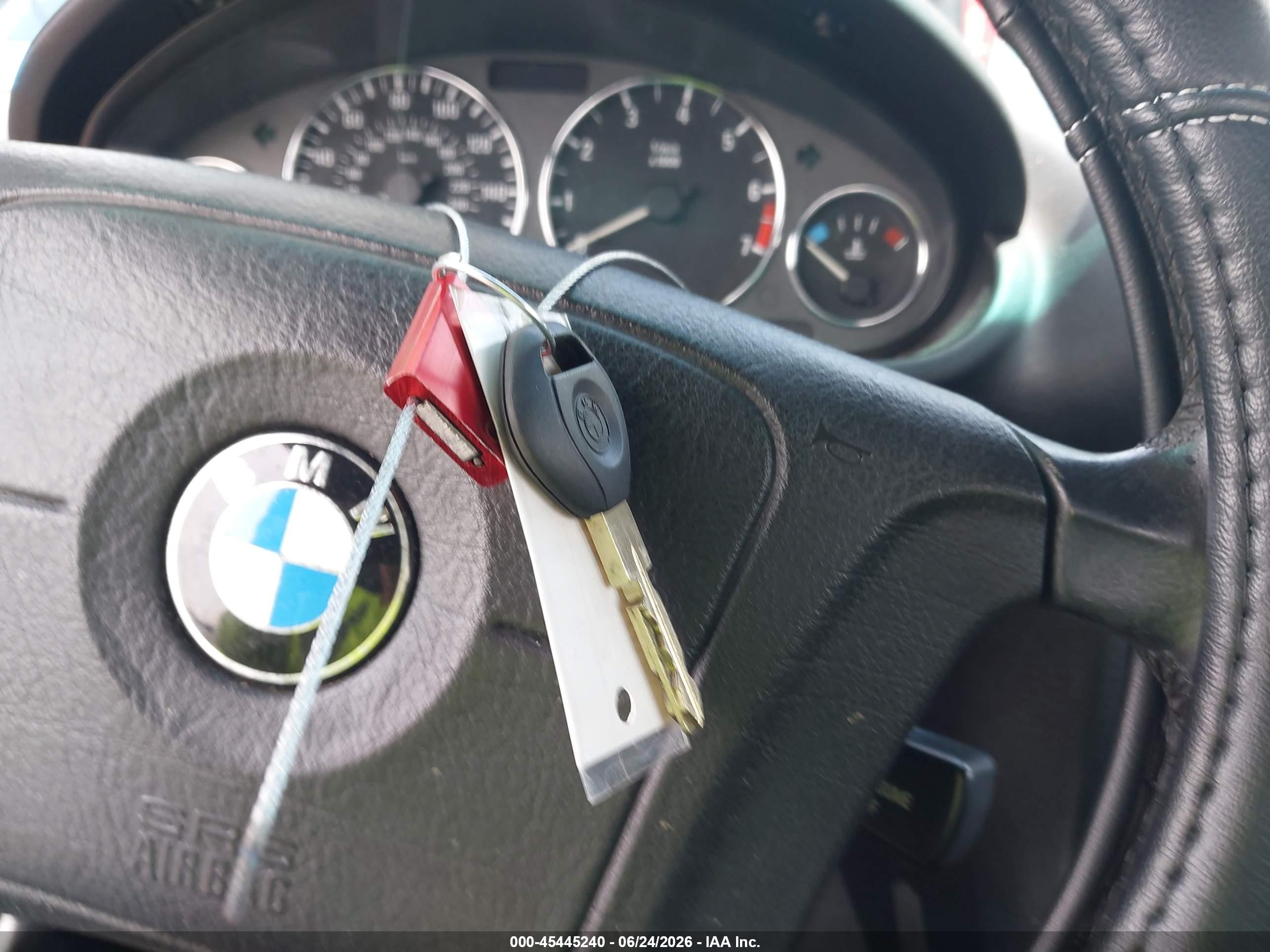 1998 Bmw Z3 1.9 Silver vin: 4USCH7337WLD16715