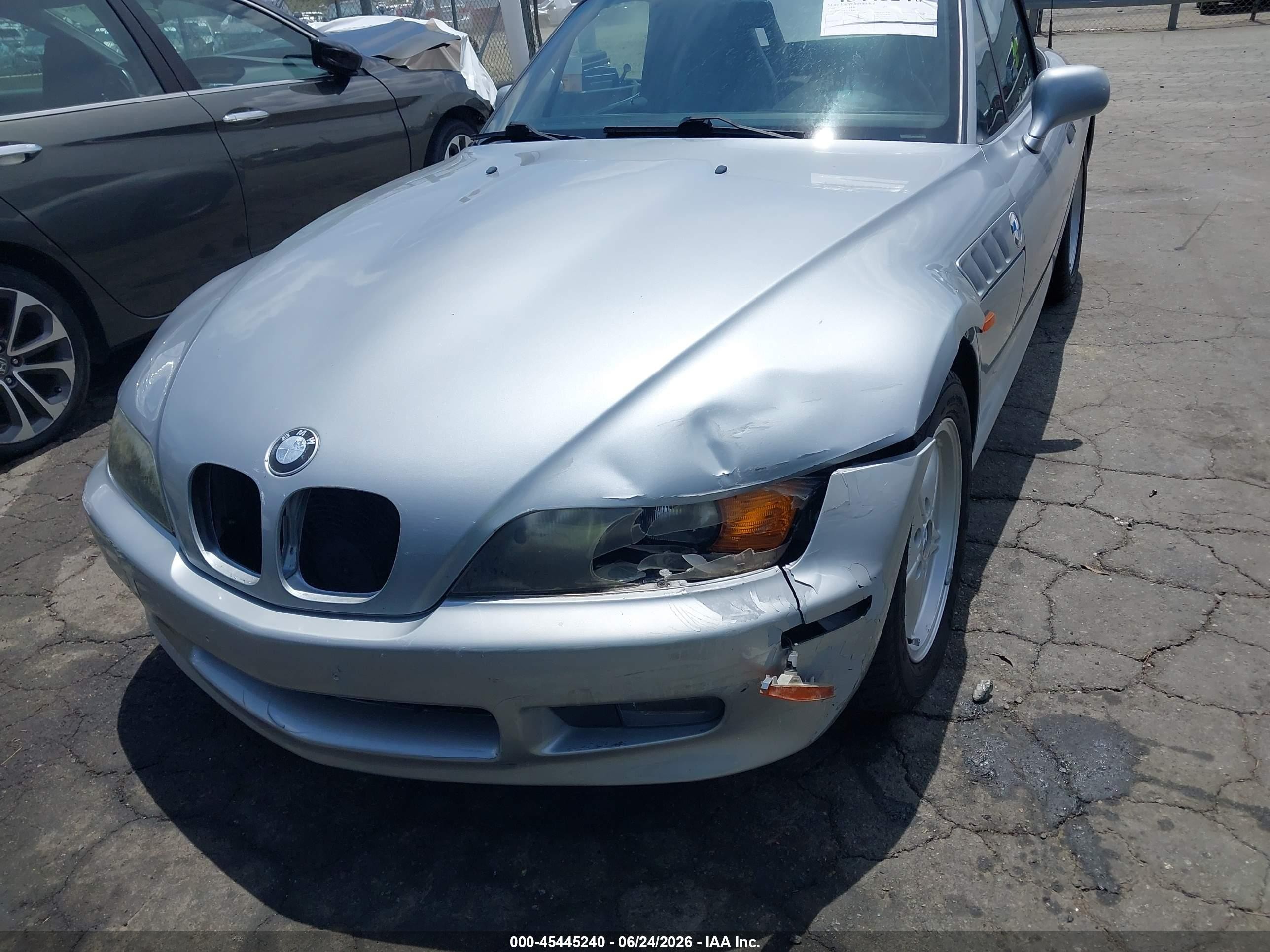 1998 Bmw Z3 1.9 Silver vin: 4USCH7337WLD16715
