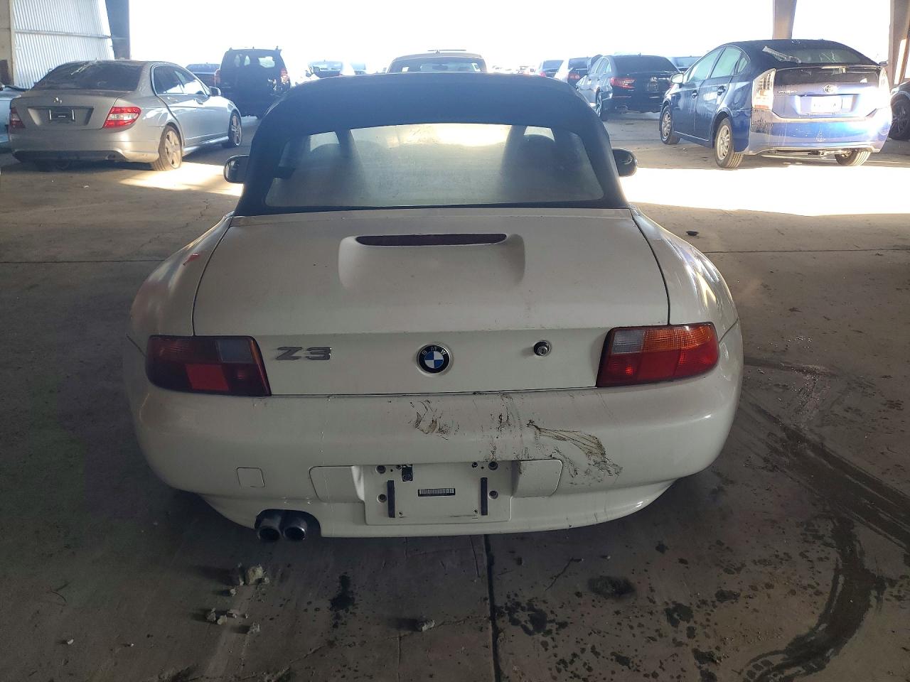 1998 Bmw Motorrad Z3 White vin: 4USCJ3333WLG20573