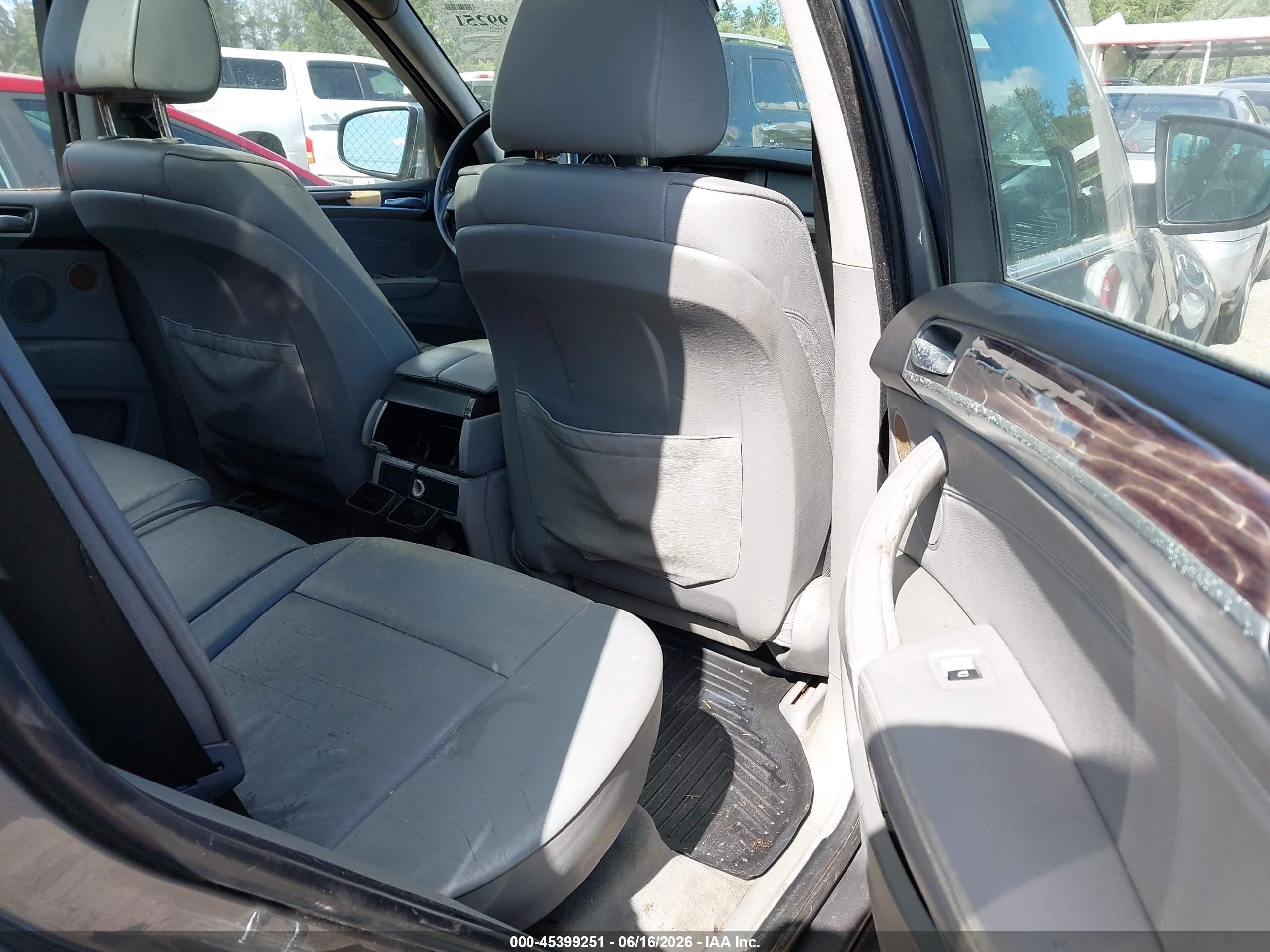 2007 Bmw X5 4.8i Silver vin: 4USFE83597LY65568