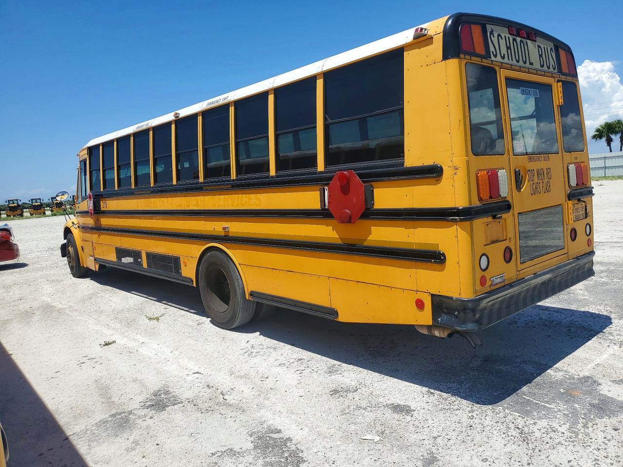 2010 Thomas Saf-t-liner C2 - School Bus Yellow vin: 4UZABRDT6ACAN9575