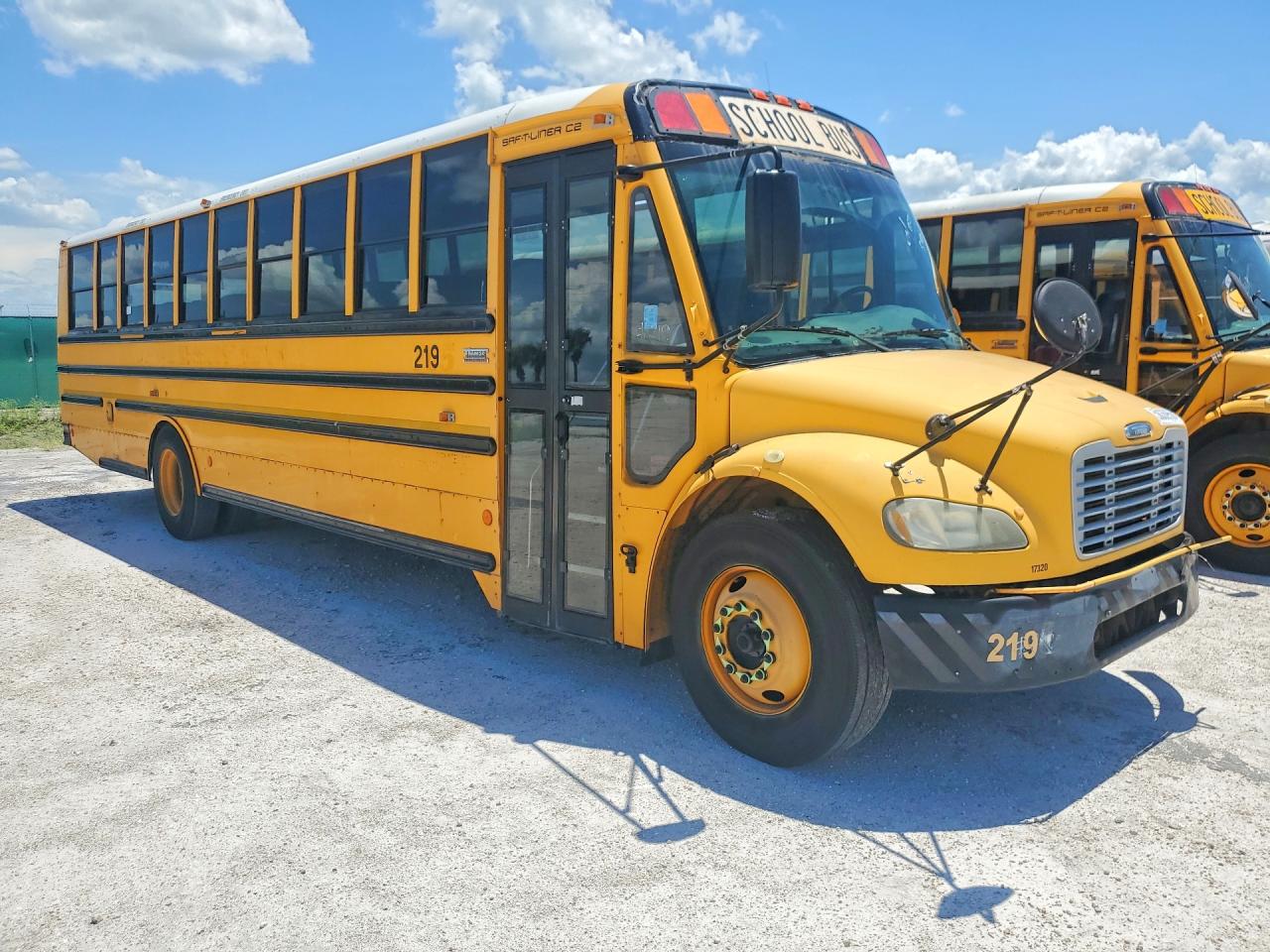 2010 Thomas Saf-t-liner C2 - School Bus Yellow vin: 4UZABRDT6ACAN9575