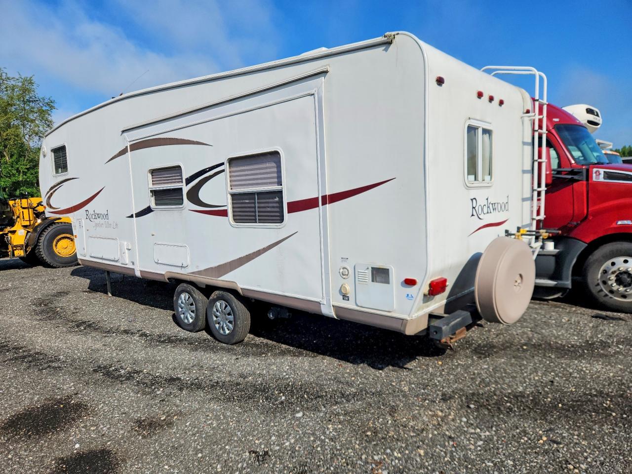 2007 Forest River Rockwood Lite Weight Trailers White vin: 4X4FRLD287D813726