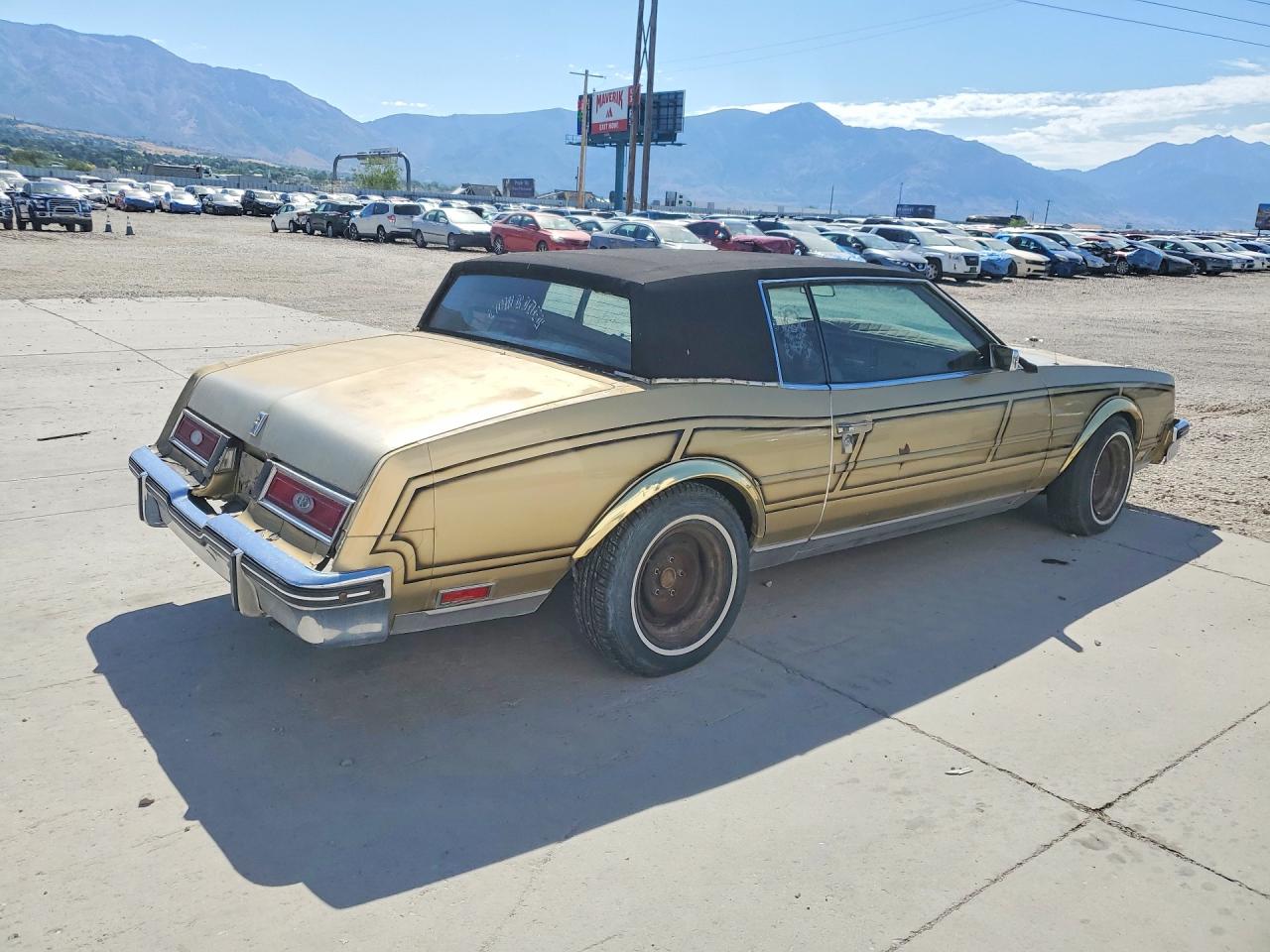 1980 Buick Riviera Gold vin: 4Z57RAE412771