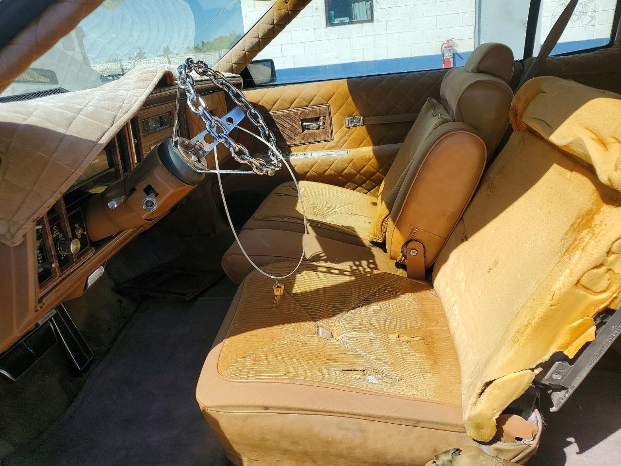 1980 Buick Riviera Gold vin: 4Z57RAE412771