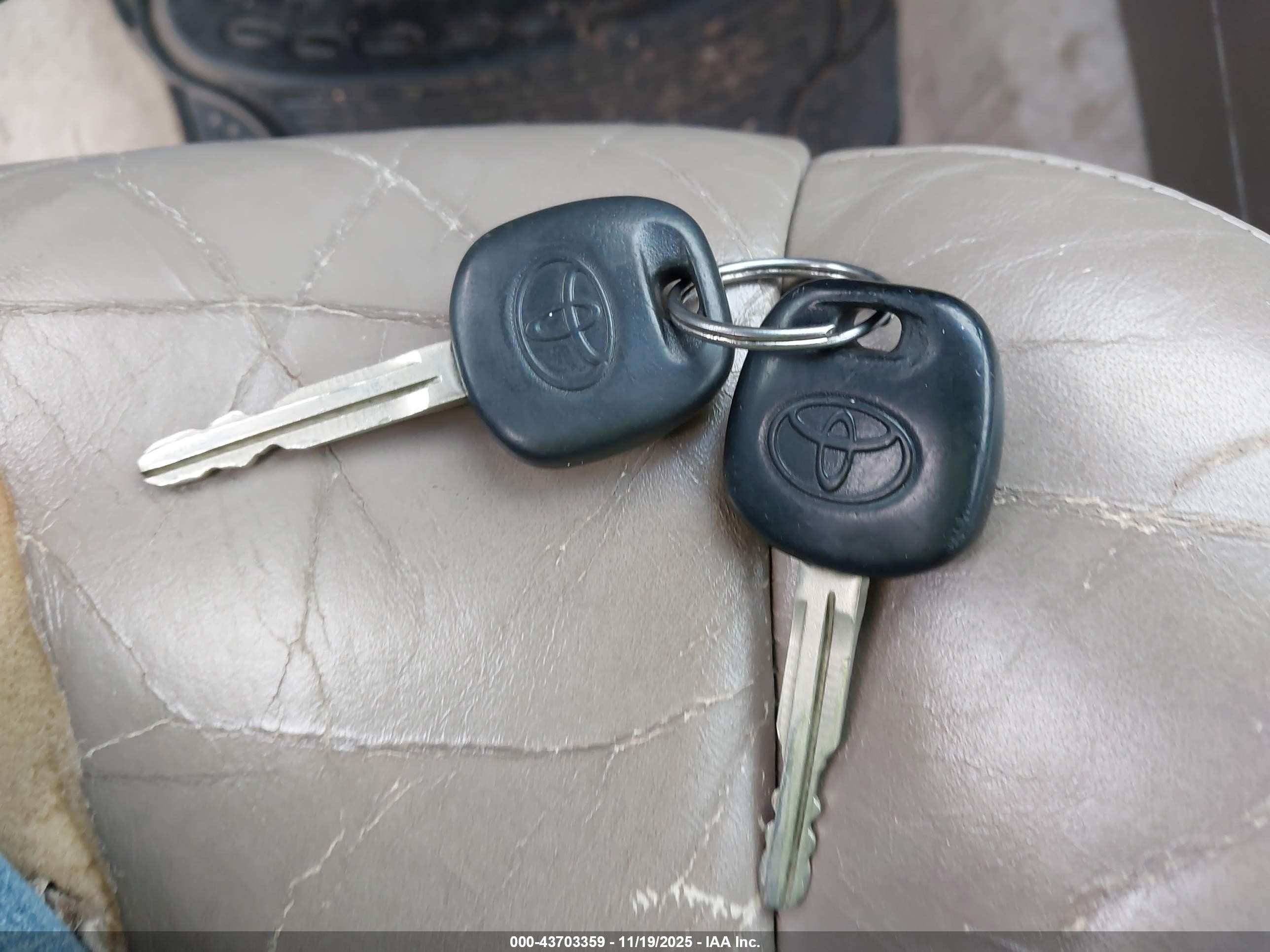 1999 Toyota Camry Le/xle Gold vin: 4t1bf28k0xu929838