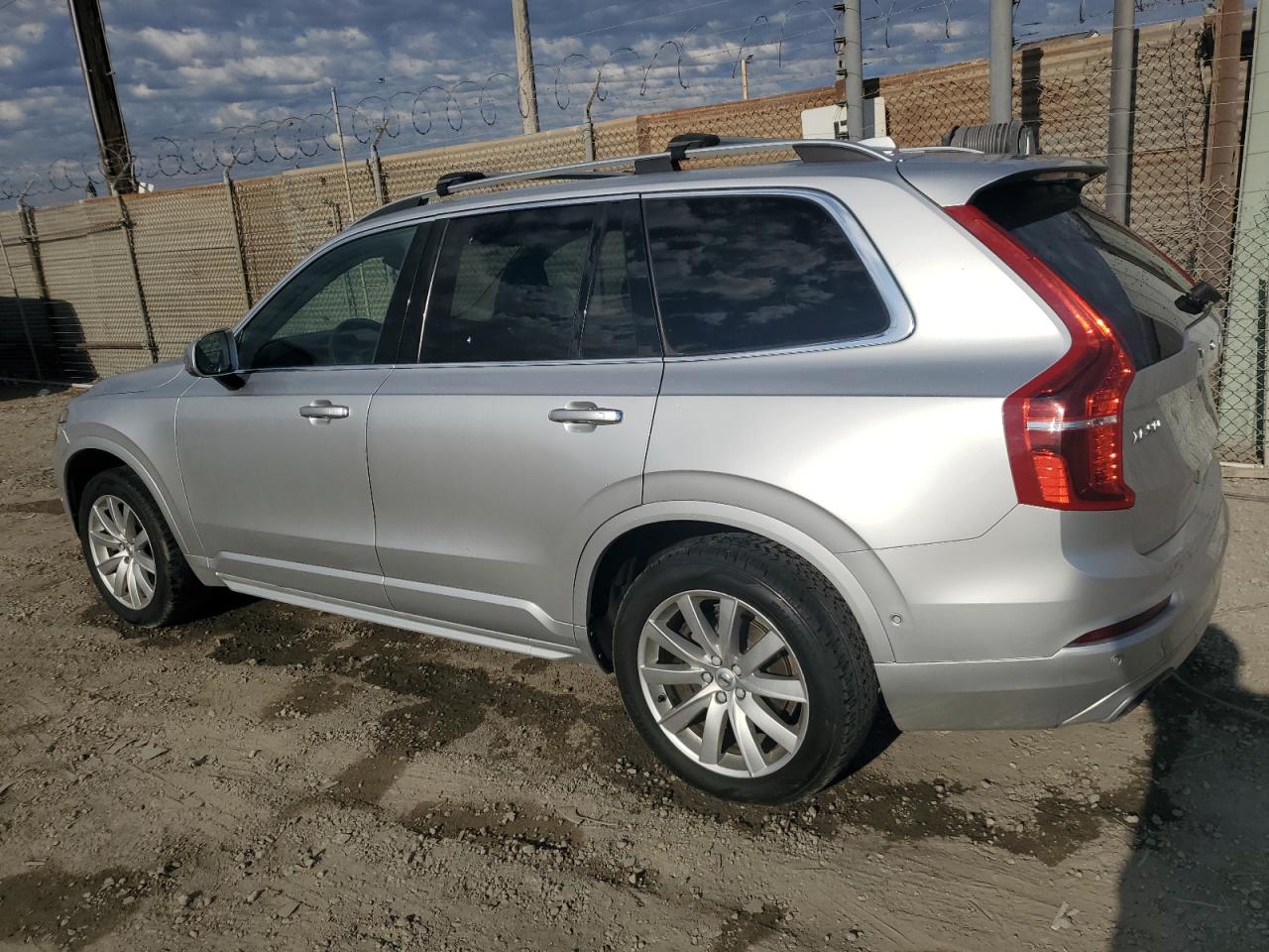 2018 Volvo Xc90 T6 Серебряный vin: YV4A22PK5J1202021
