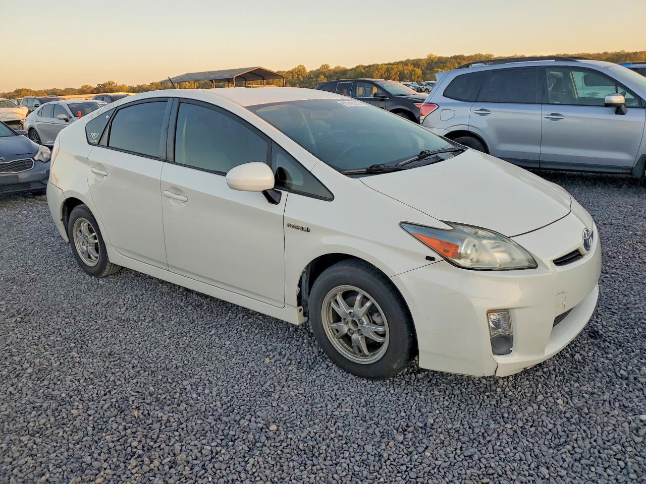2011 Toyota Prius Two White vin: JTDKN3DU2B0279169
