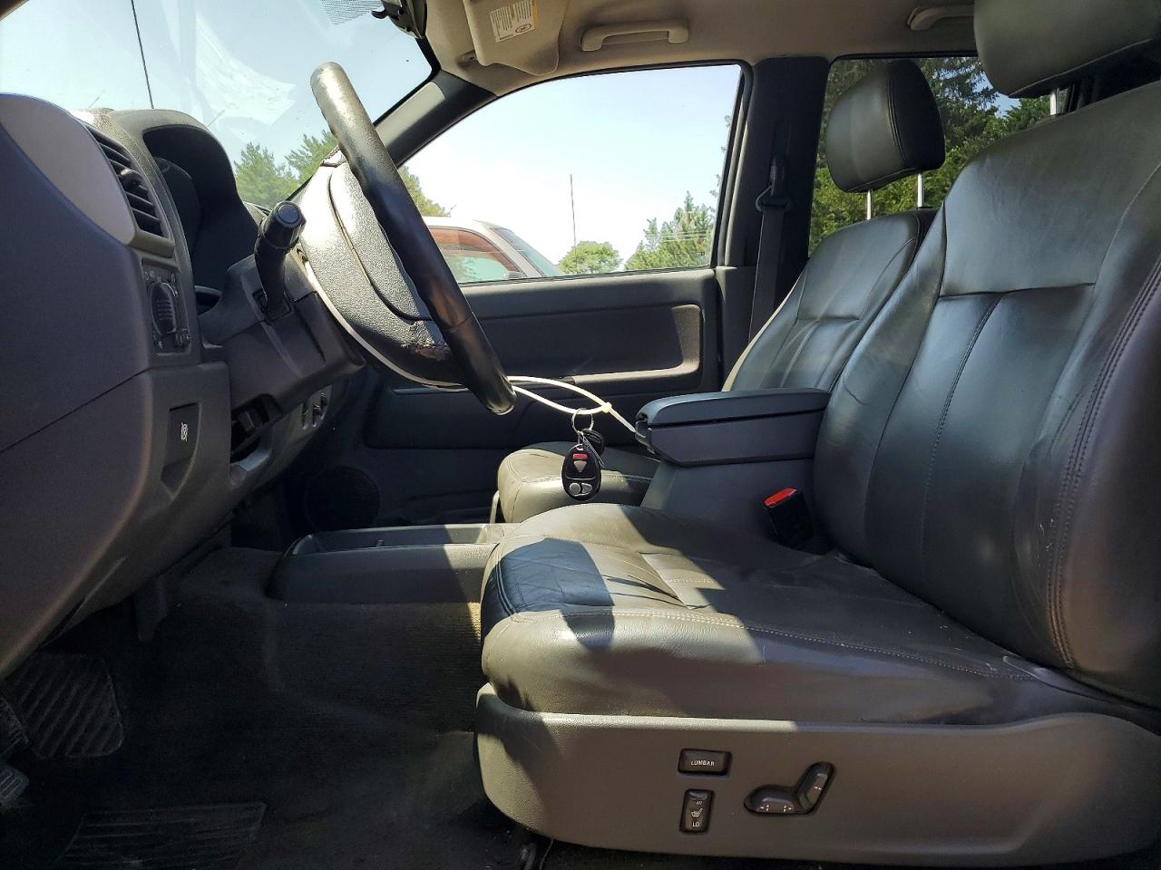 2005 Gmc Canyon Silver vin: 1GTDT136858119129