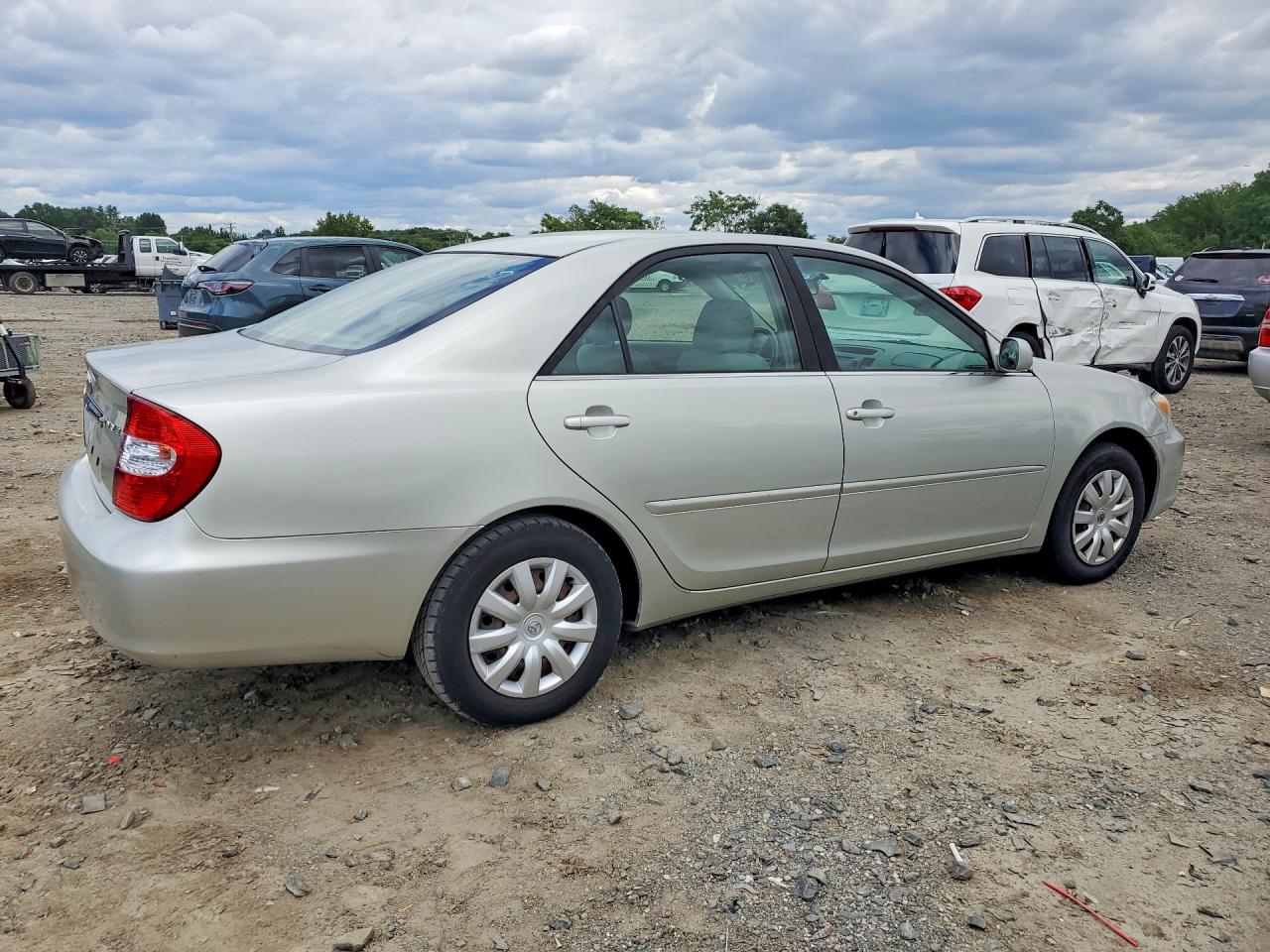 2003 Toyota Camry Le Silver vin: JTDBE32K230169676