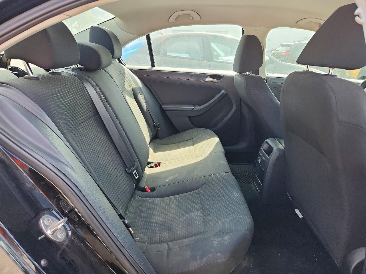2015 Volkswagen Jetta Base Black vin: 3VW2K7AJ1FM321387