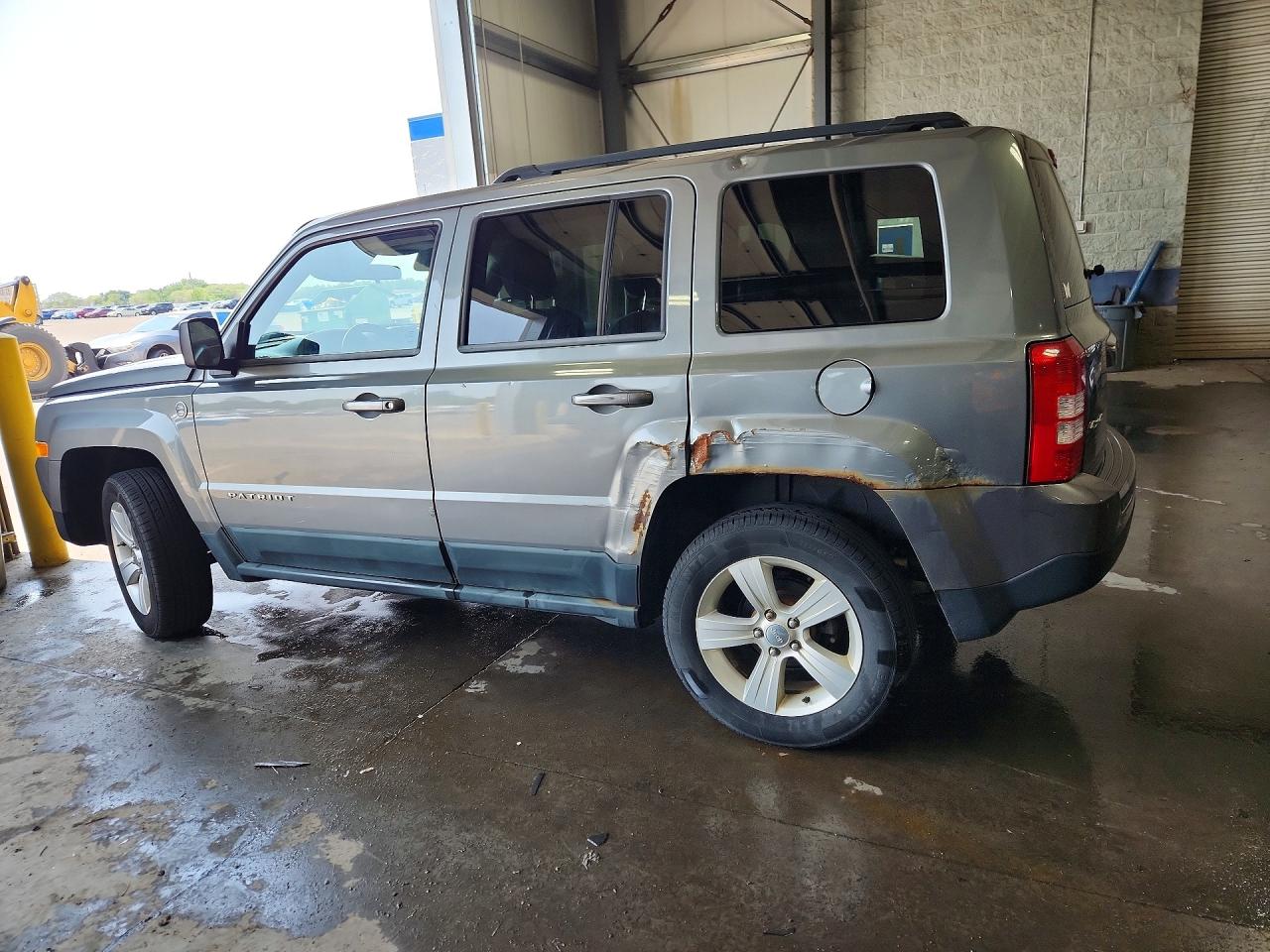 2011 Jeep Patriot Sport Gray vin: 1J4NF1GB1BD256168