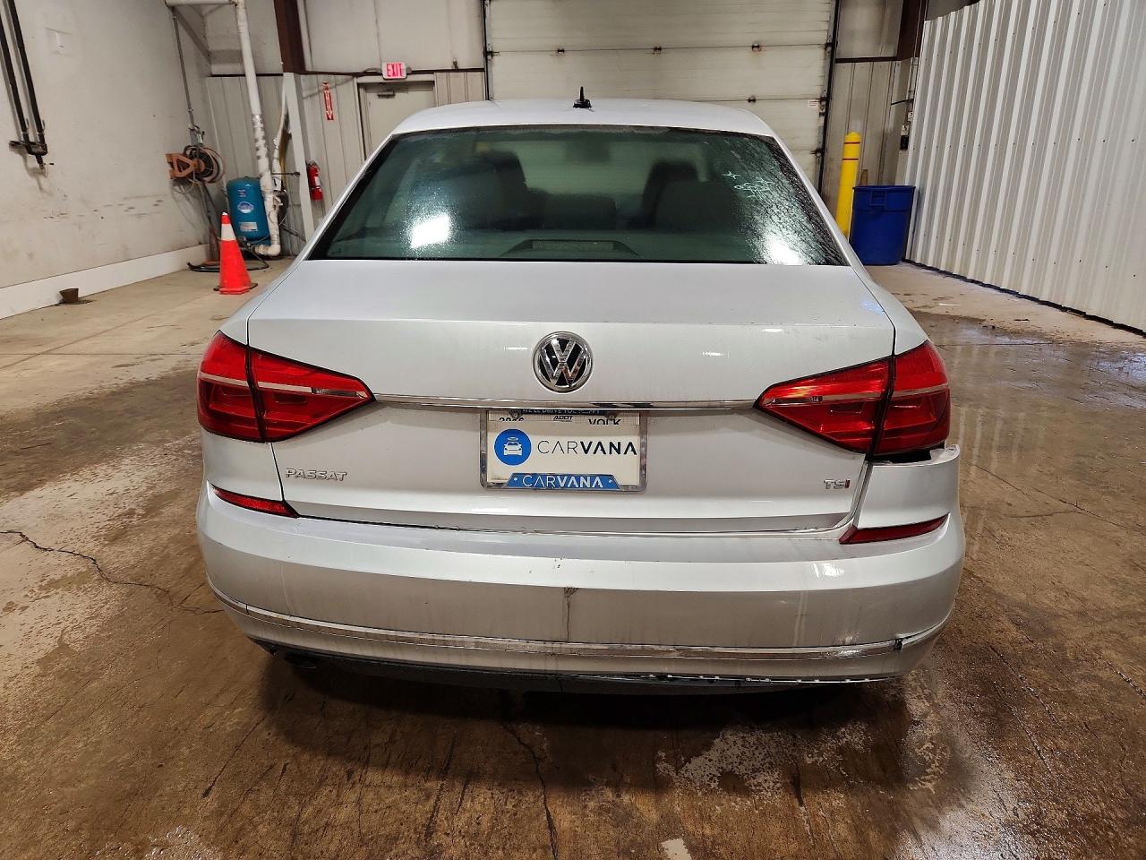 2016 Volkswagen Passat S Silver vin: 1VWAT7A31GC028456