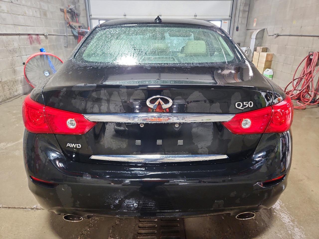 2015 Infiniti Q50 Premium Black vin: JN1BV7AR5FM391022