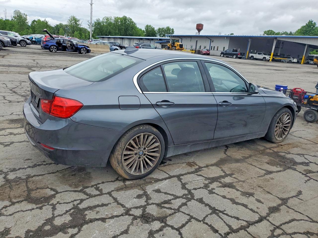 2013 Bmw 328 Xi Sulev Gray vin: WBA3B5C59DF138941