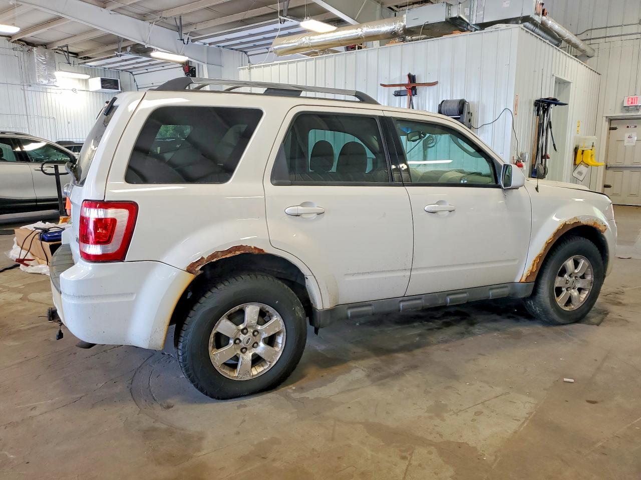 2010 Ford Escape Limited White vin: 1FMCU9EG2AKC22049