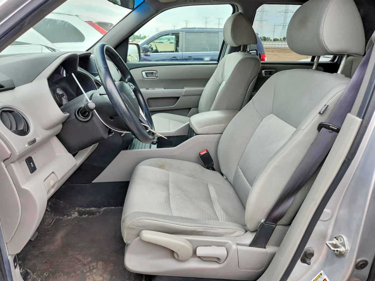 2012 Honda Pilot Lx Silver vin: 5FNYF4H20CB012847