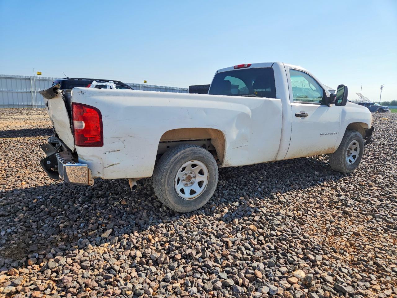 2007 Chevrolet Silverado C1500 Classic White vin: 1GCEC14X17Z632229