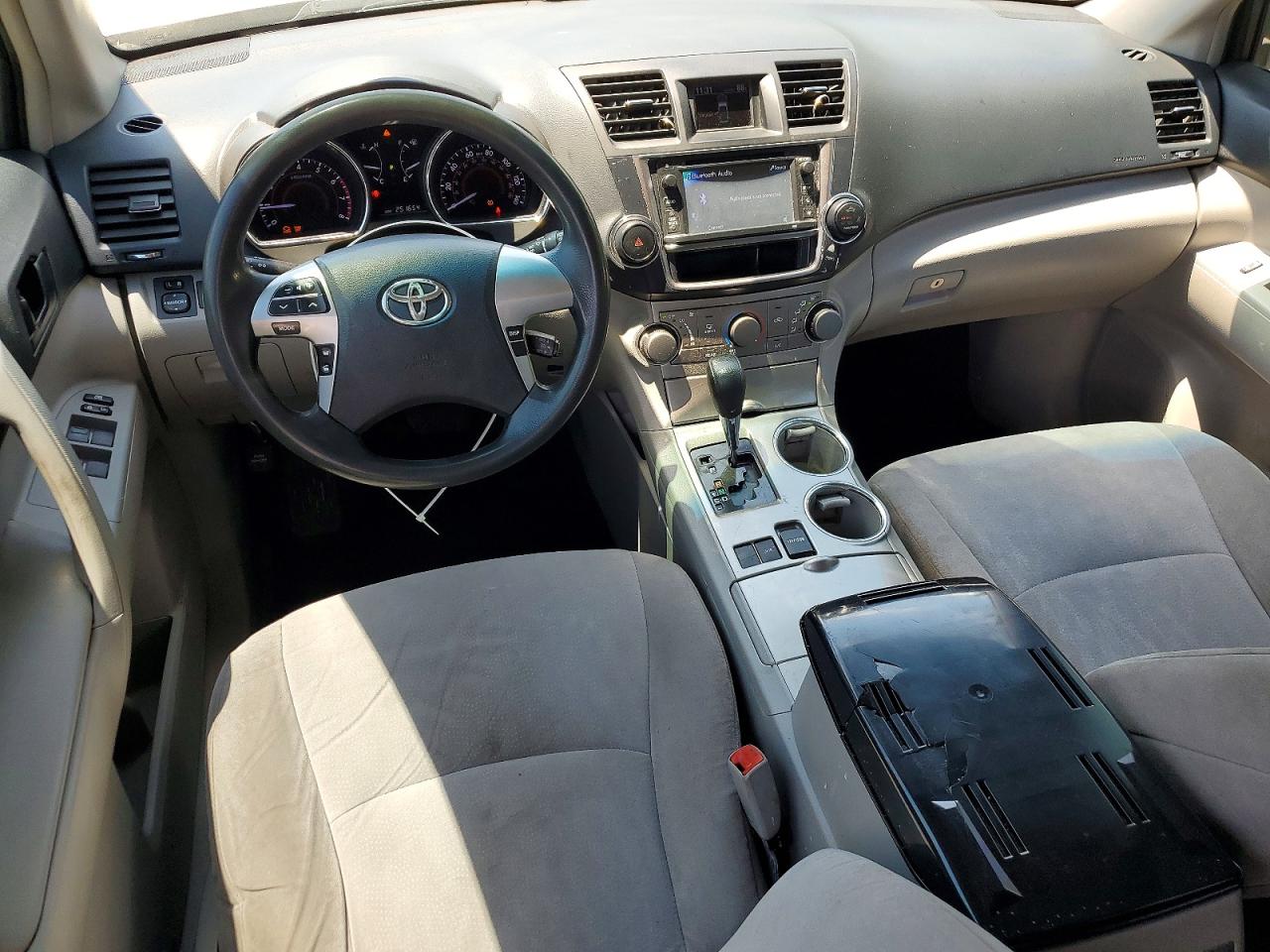 2013 Toyota Highlander Base Белый vin: 5TDZA3EHXDS044580