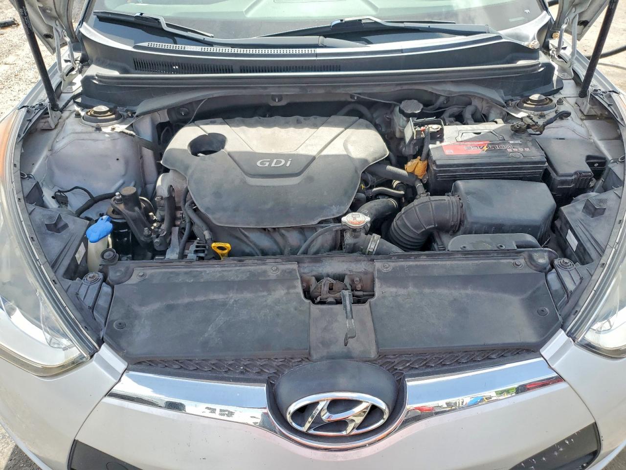 2015 Hyundai Veloster Base Silver vin: KMHTC6AD1FU228546