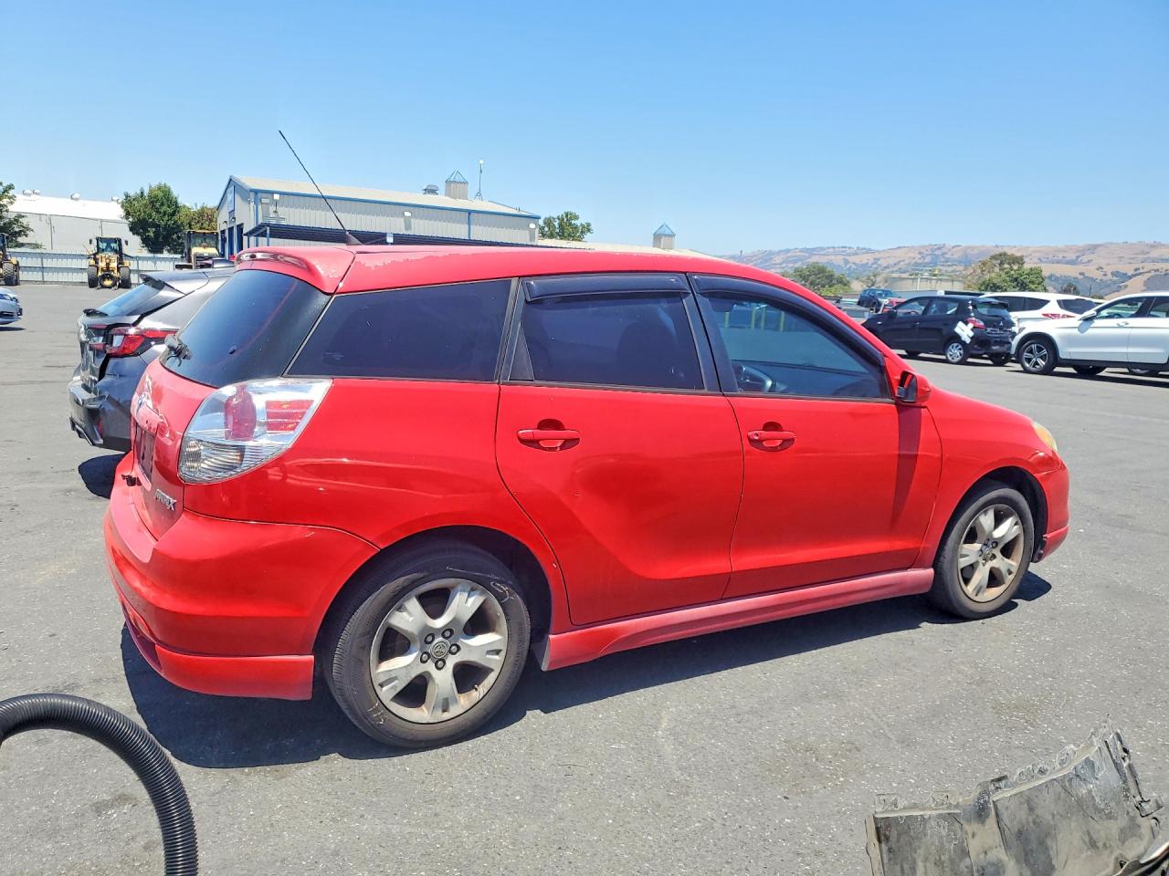 2005 Toyota Corolla Matrix Xr Red vin: 2T1KR32E05C416636