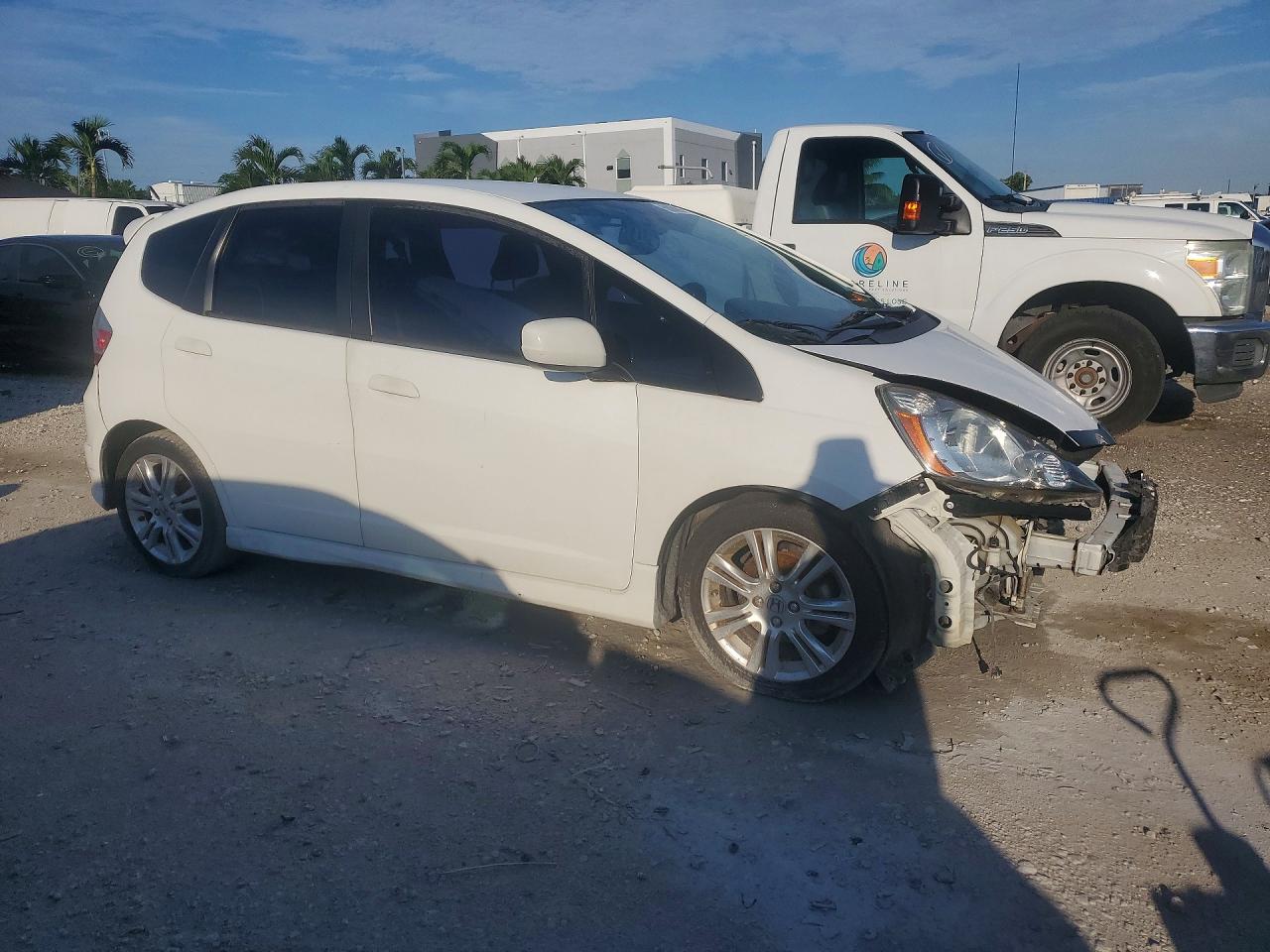 2010 Honda Fit Sport White vin: JHMGE8H43AC003883