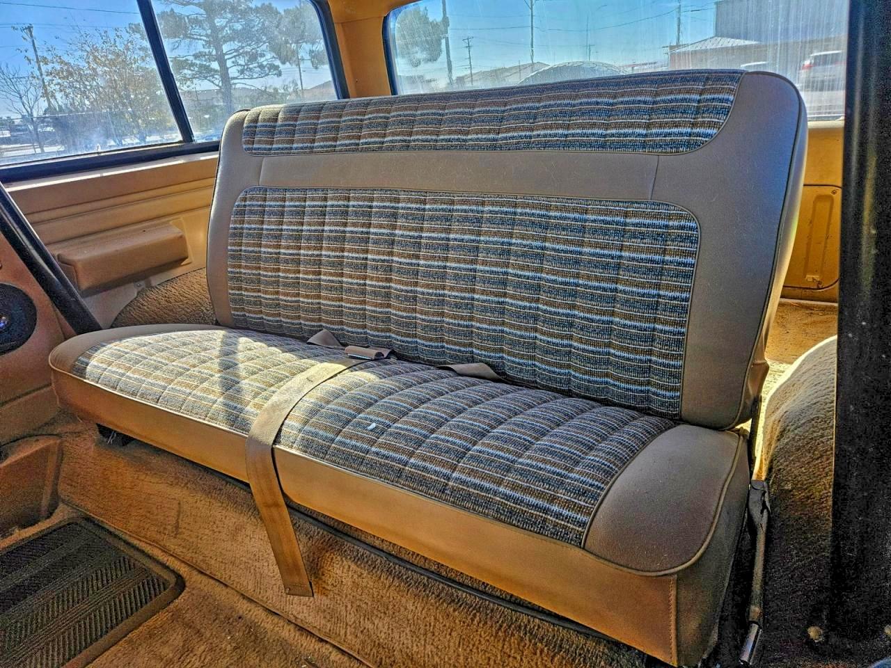 1983 Ford Bronco U100 Двухцветный vin: 1FMEU15G6DLA00090