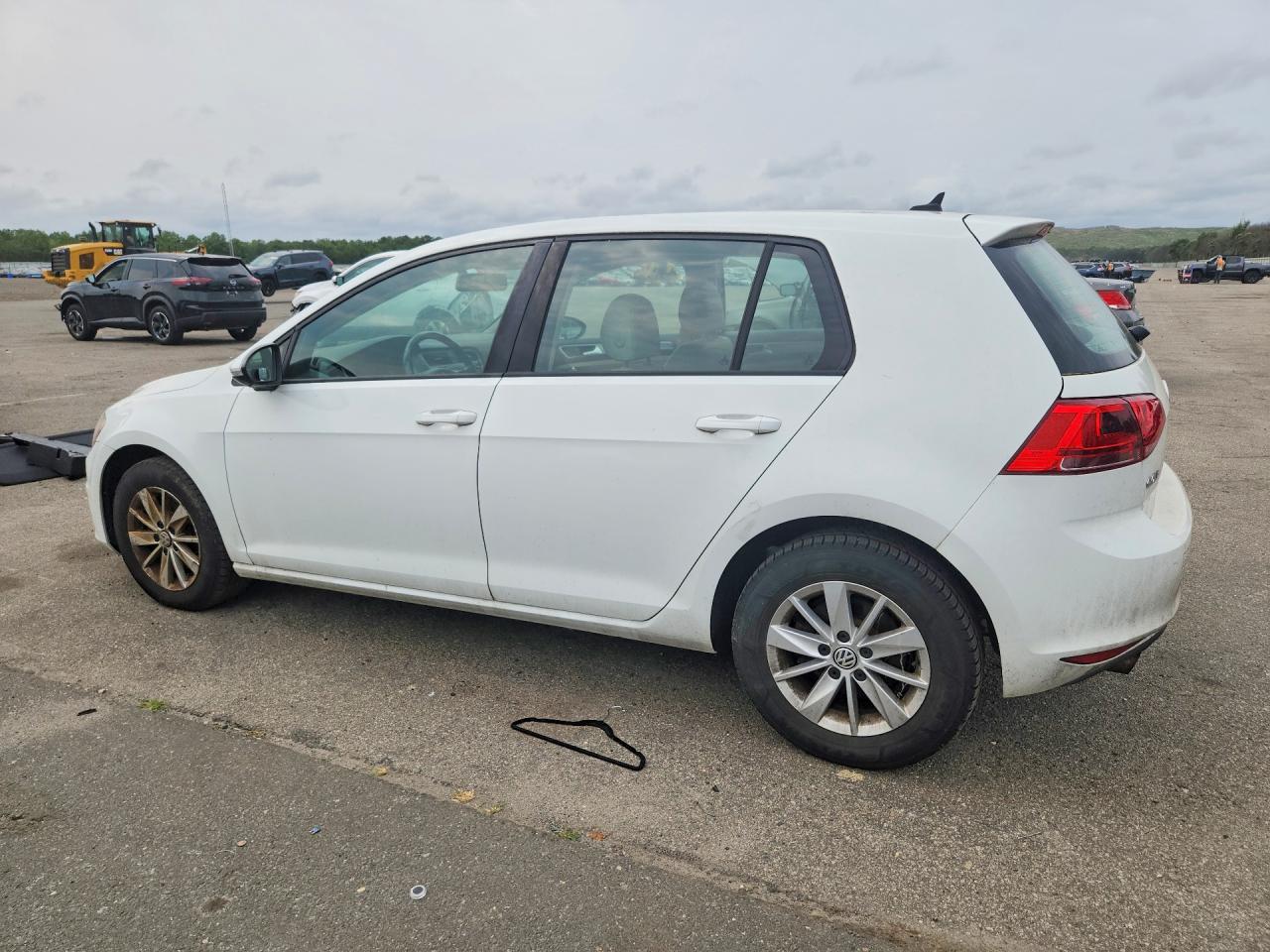 2015 Volkswagen Golf White vin: 3VW217AUXFM008836
