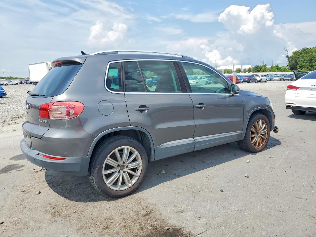 2015 Volkswagen Tiguan S Gray vin: WVGAV7AX7FW516013