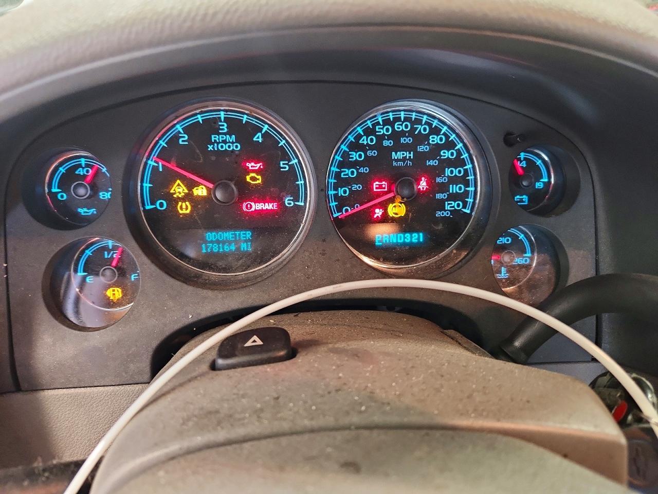 2008 Chevrolet Silverado K1500 White vin: 3GCEK13388G296629