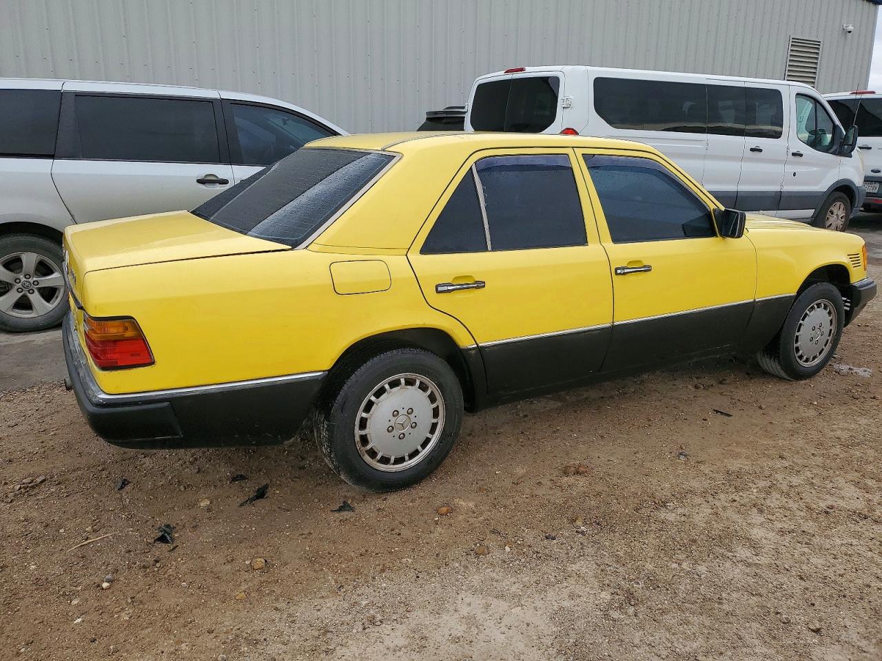 1993 Mercedes-benz 300 D Желтый vin: WDBEB28E4PB972550