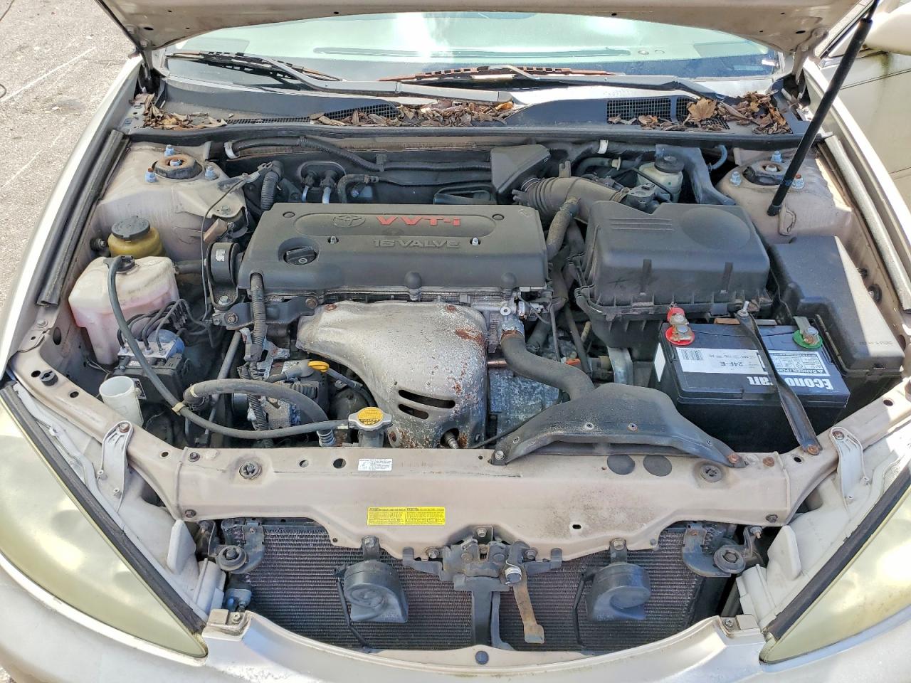 2005 Toyota Camry Le Gold vin: 4T1BE32K35U393322