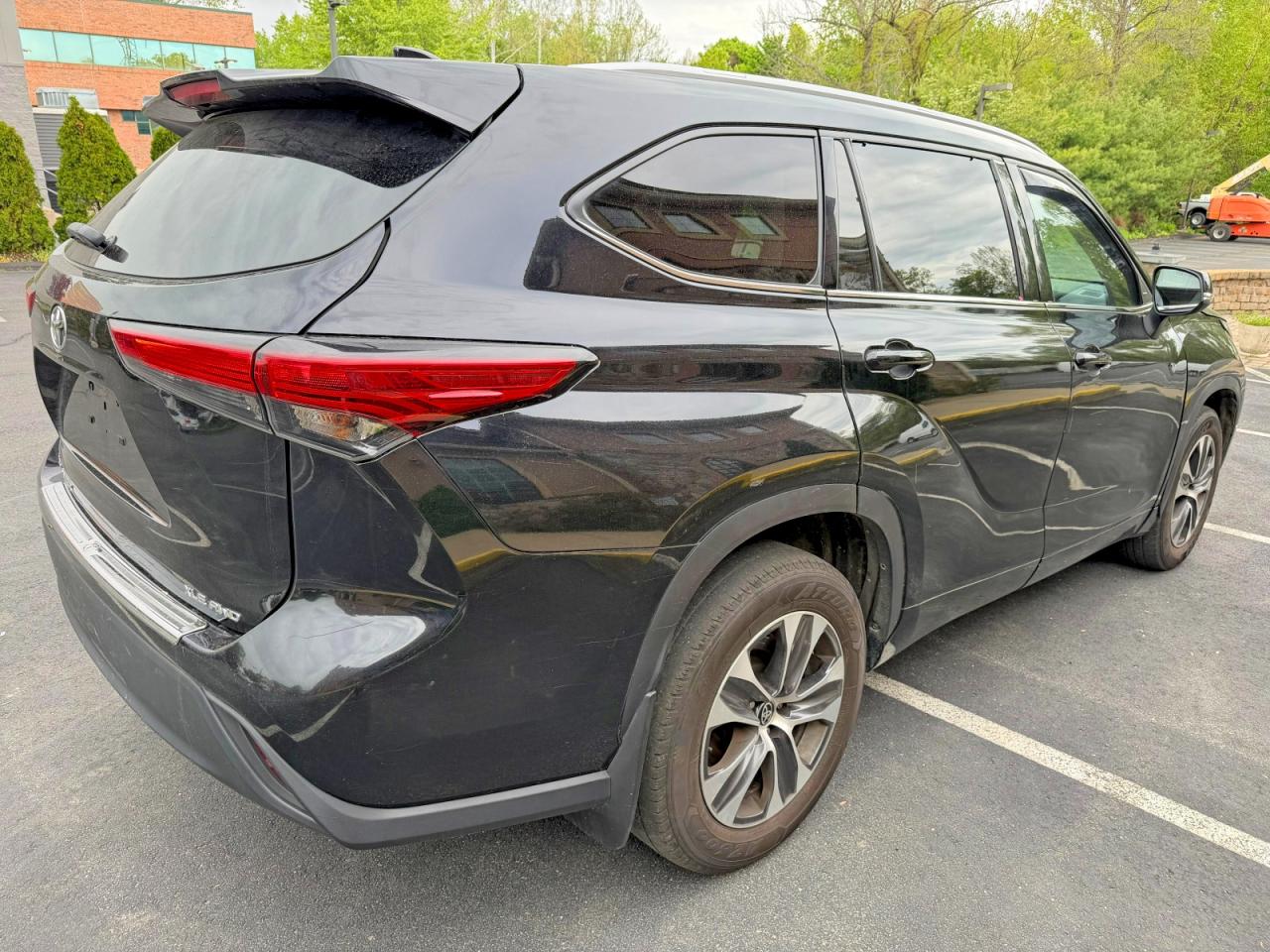 2022 Toyota Highlander Xle Черный vin: 5TDGZRBH5NS591314