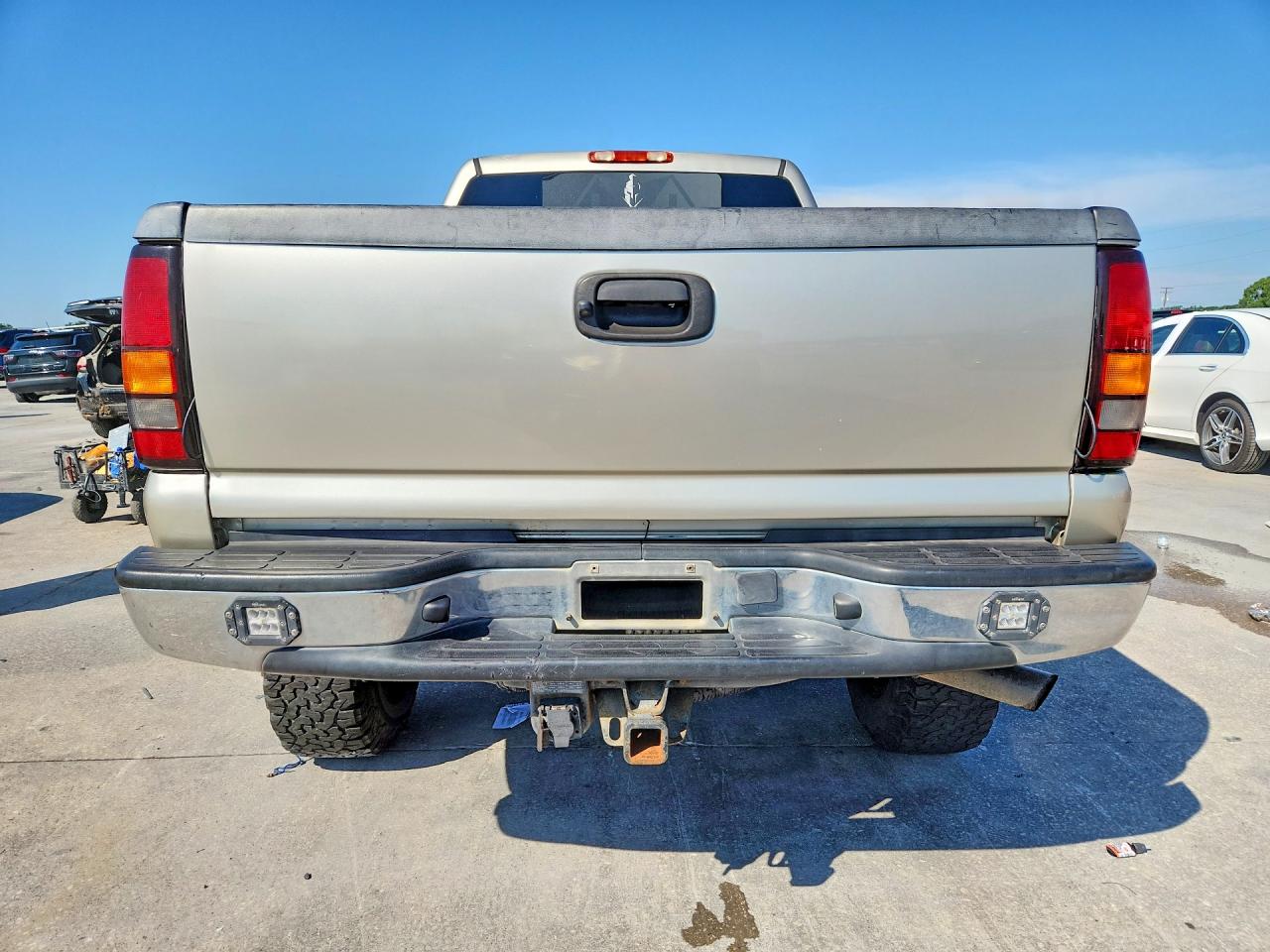 2004 Gmc Sierra C2500 Heavy Duty Tan vin: 1GTHC23U94F236265