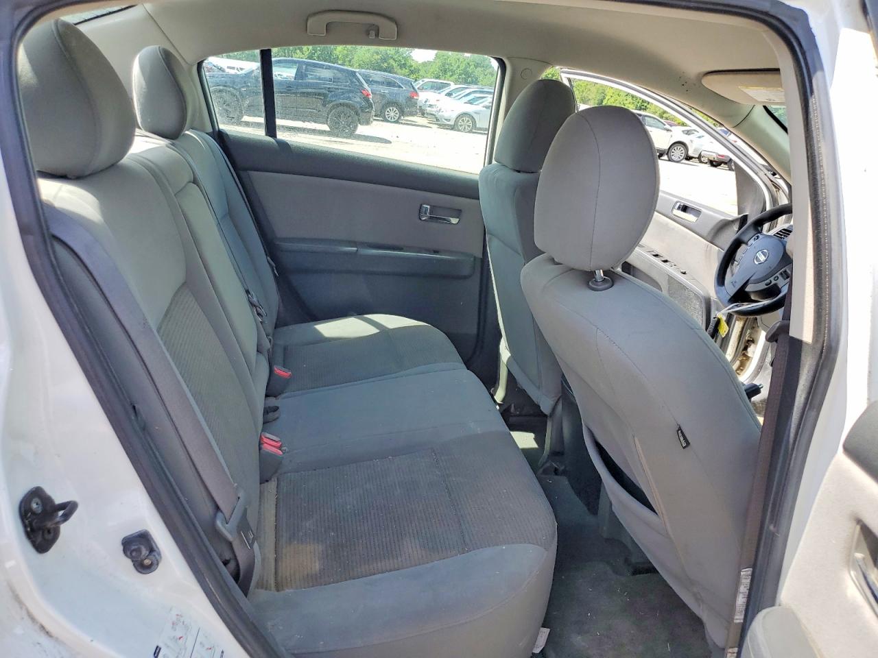 2011 Nissan Sentra 2.0 Белый vin: 3N1AB6AP2BL664239