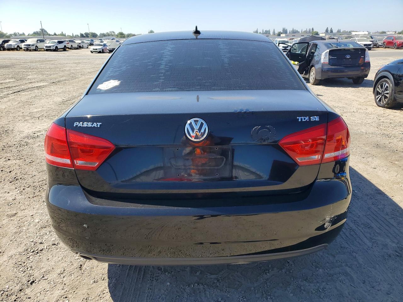 2013 Volkswagen Passat Se Black vin: 1VWBN7A30DC118398