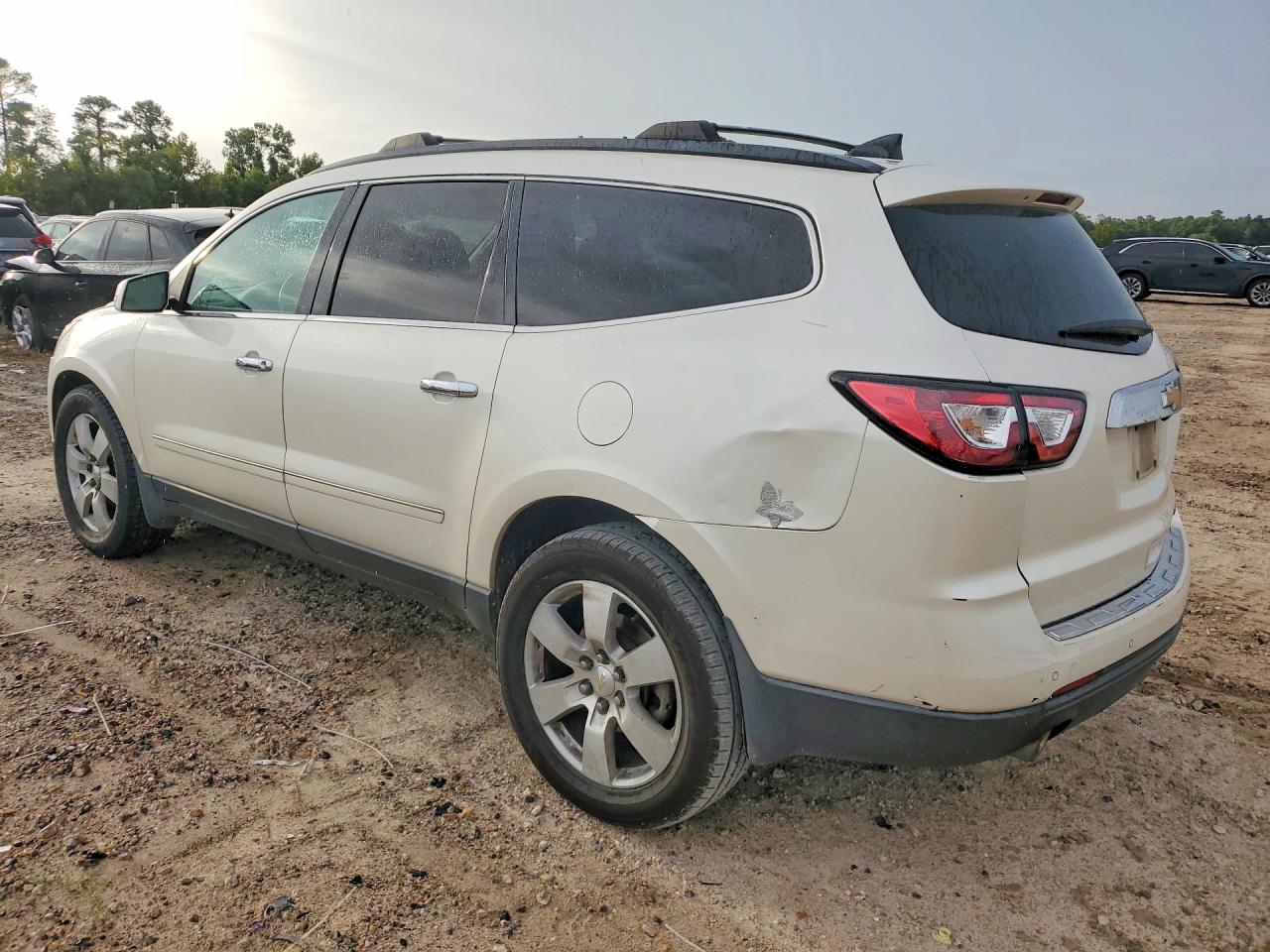2014 Chevrolet Traverse Ltz Cream vin: 1GNKRJKD8EJ301841