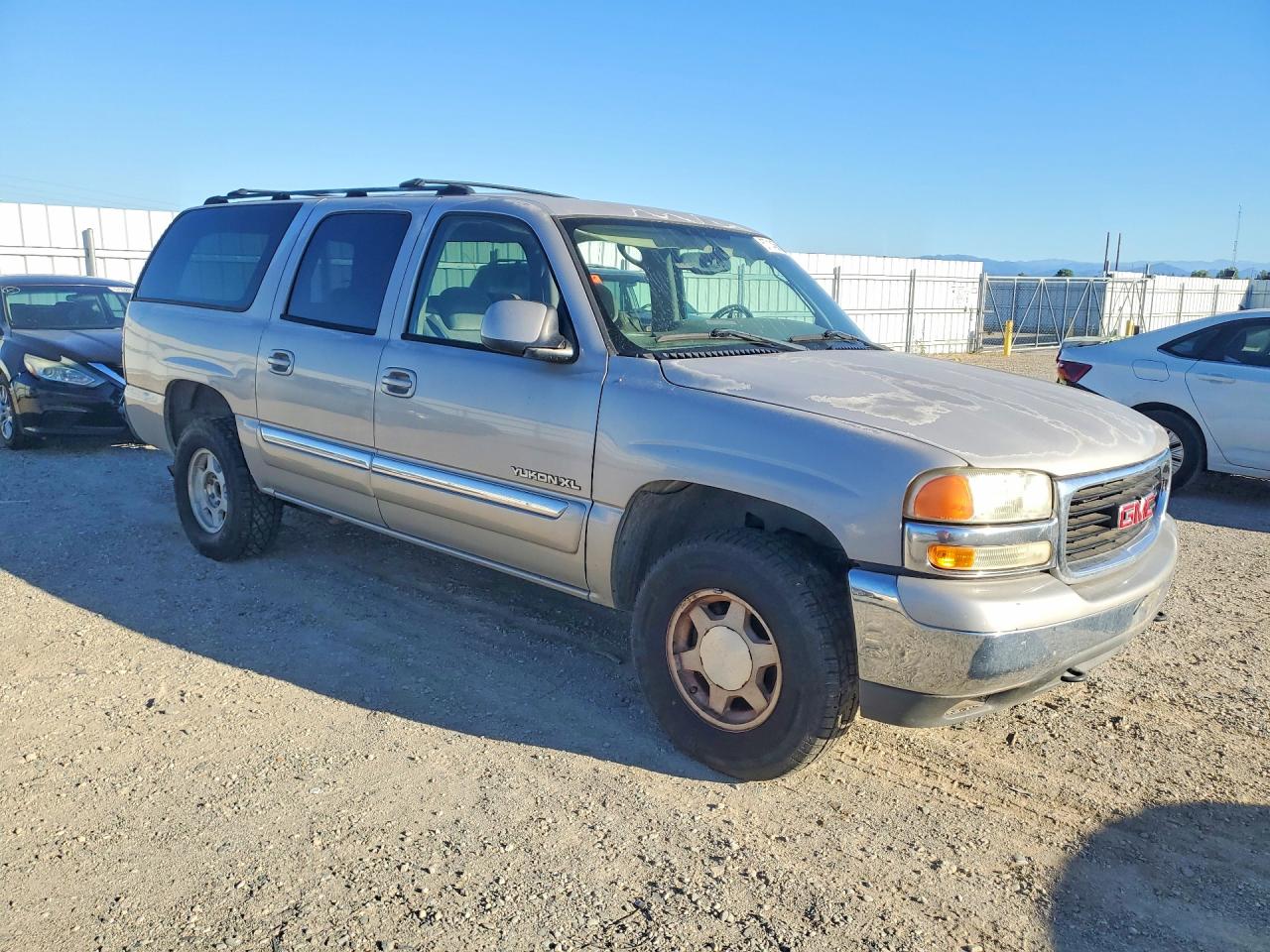 2004 Gmc Yukon Xl K1500 Silver vin: 1GKFK16T64J206553