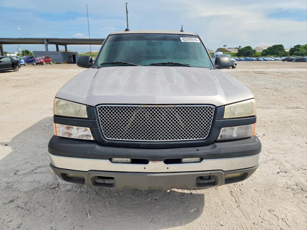 2004 Chevrolet Silverado C1500 Silver vin: 2GCEC19T241388813