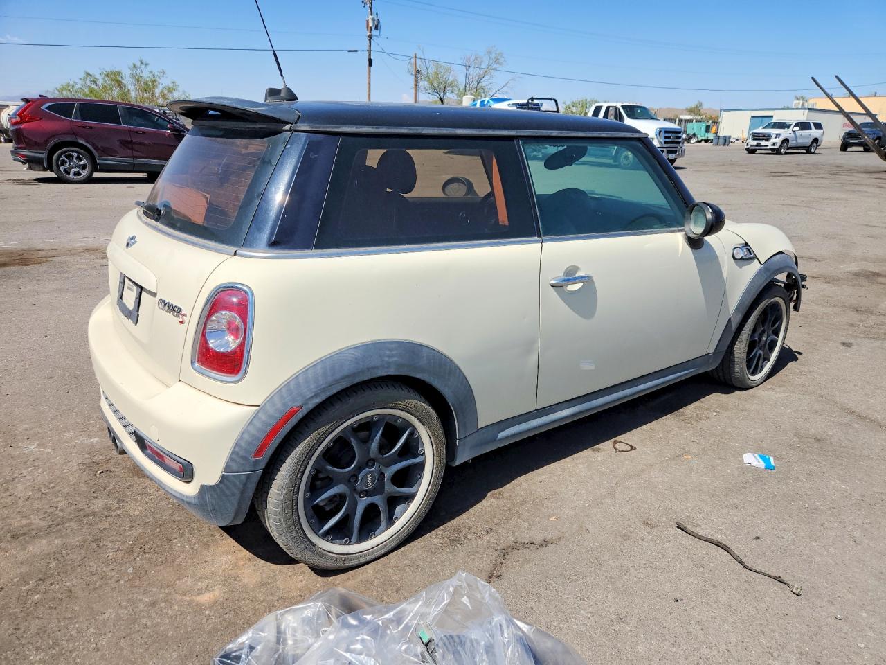 2011 Mini Cooper S Beige vin: WMWSV3C5XBTY12441