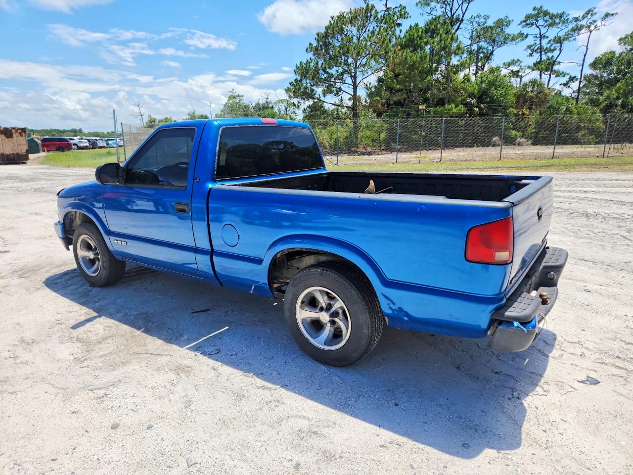 2000 Chevrolet S Truck S10 Blue vin: 1GCCS1447YK176697