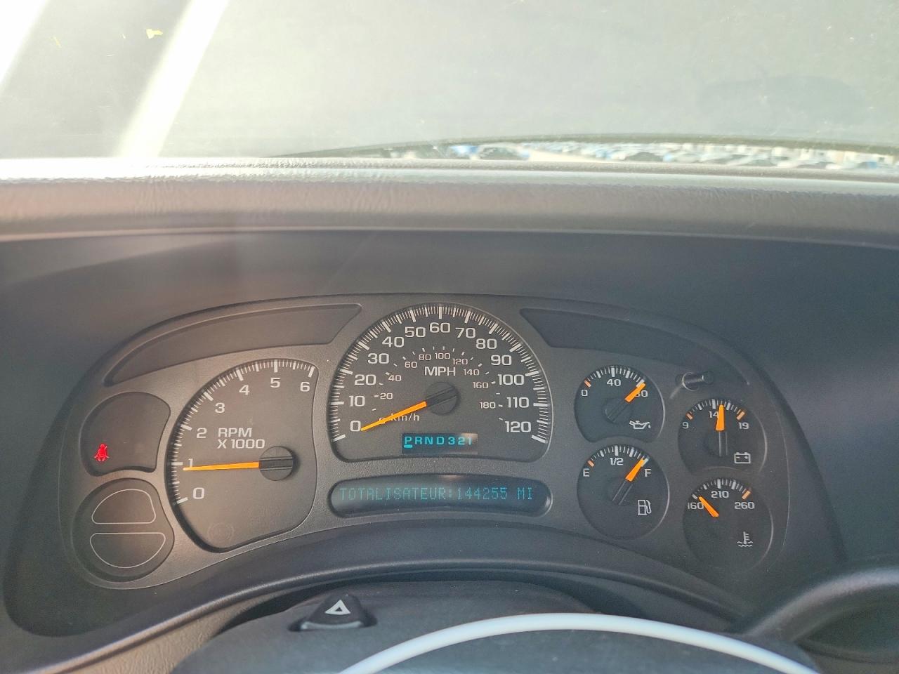 2004 Chevrolet Silverado K1500 Серебряный vin: 1GCEK19T74E207805